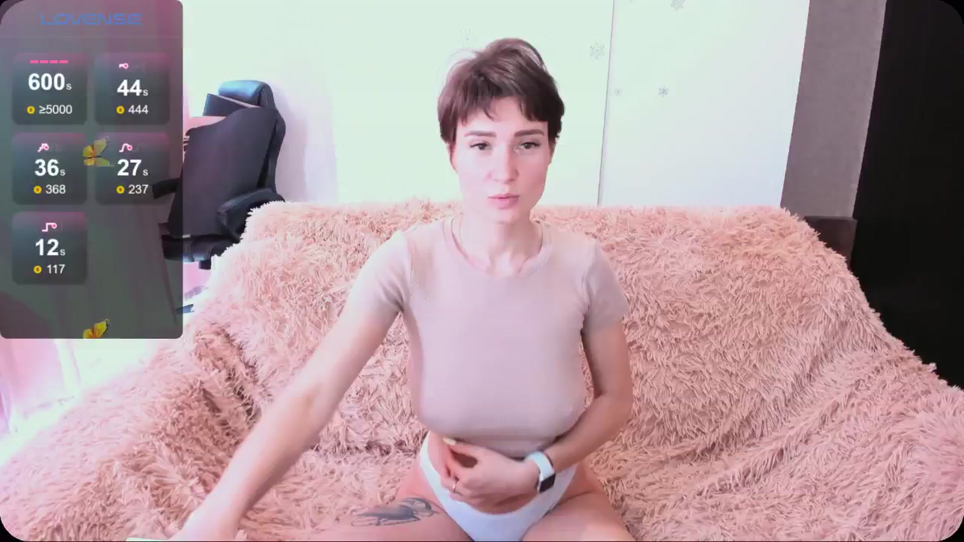 Gallery image thumbnail from HollyMollyy's myfreecams stream on, 05/01/2024, 11:35 image 14 of 20