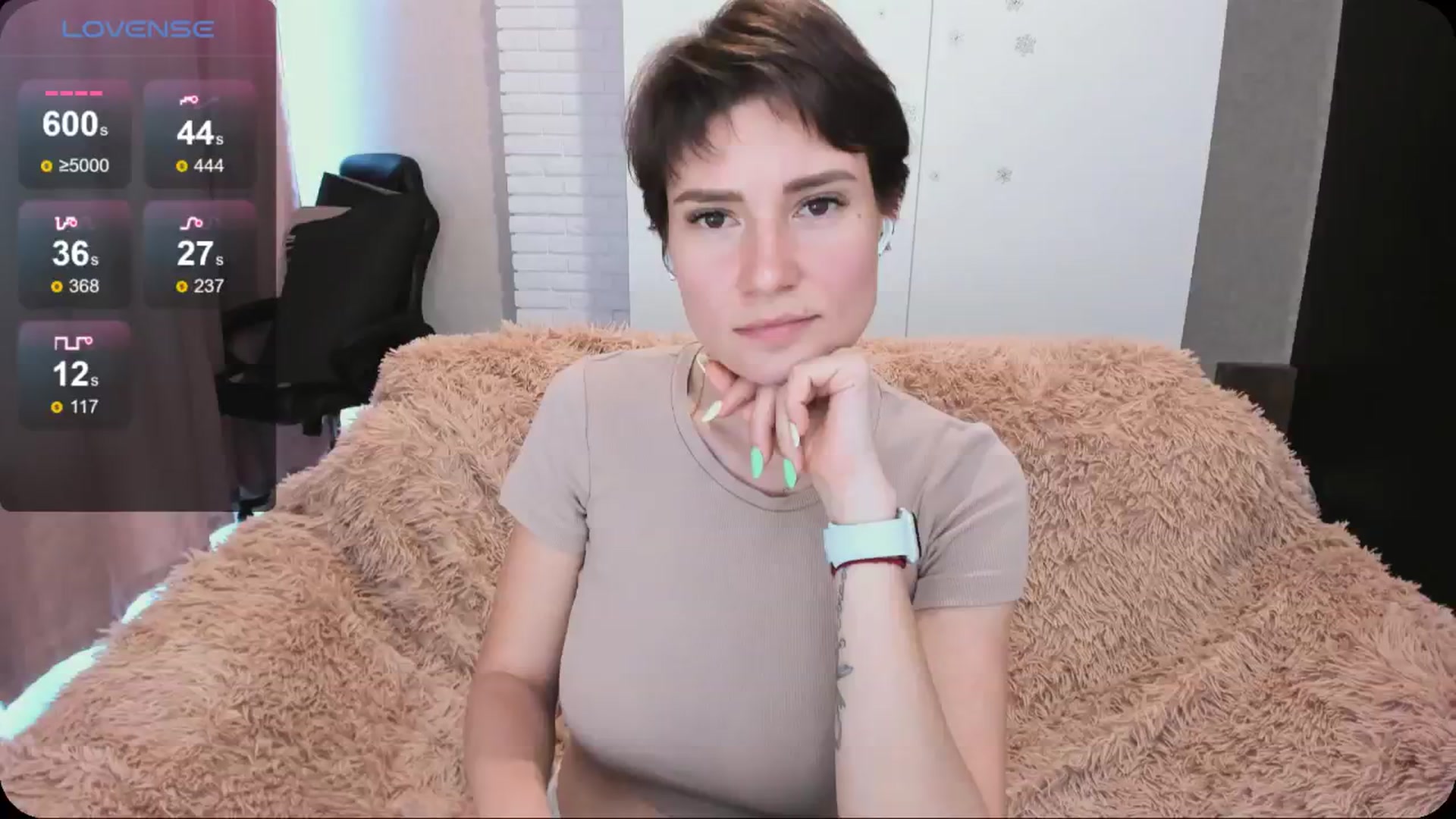 Gallery image thumbnail from HollyMollyy's myfreecams stream on, 05/01/2024, 14:23 image 13 of 20