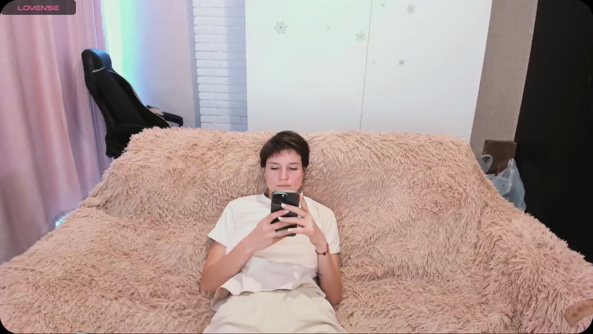 Gallery image thumbnail from HollyMollyy's myfreecams stream on, 05/07/2024, 15:03 image 1 of 20