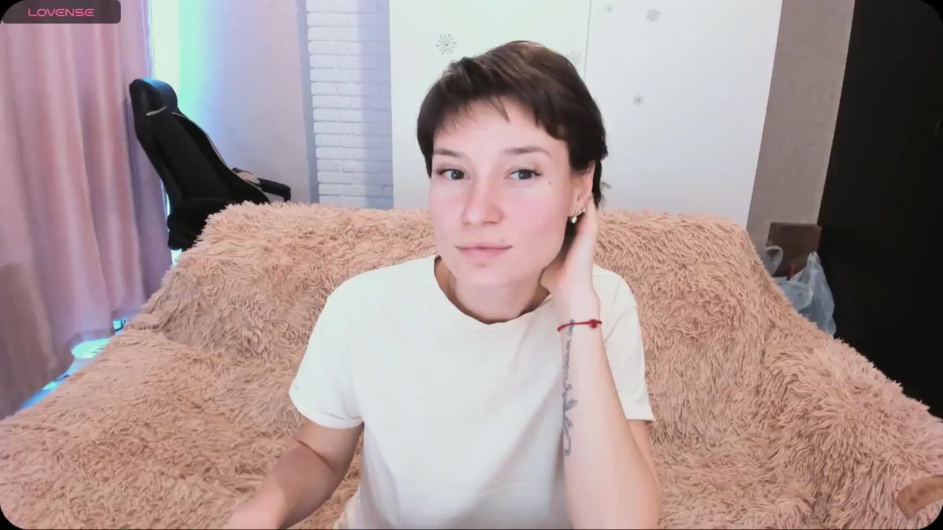 Gallery image thumbnail from HollyMollyy's myfreecams stream on, 05/07/2024, 15:03 image 7 of 20