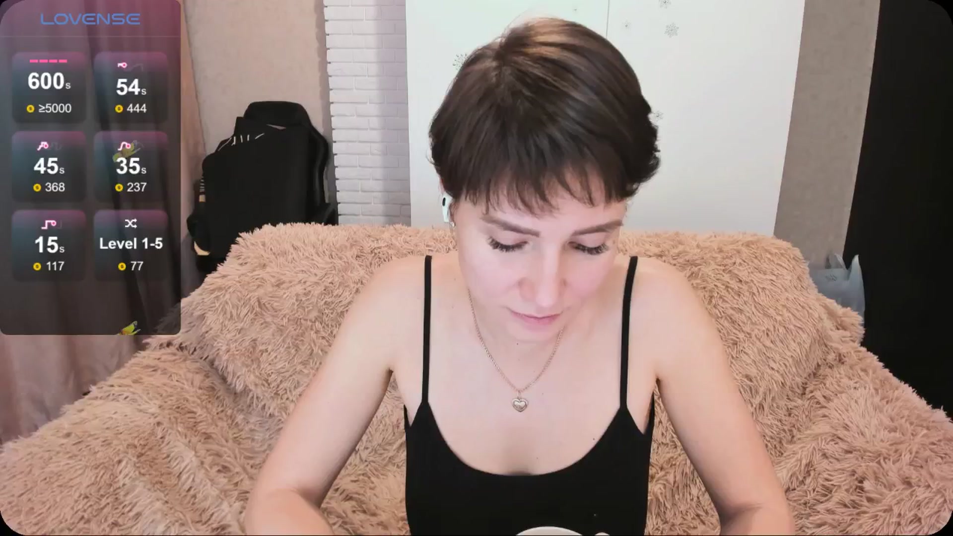 Gallery image thumbnail from HollyMollyy's myfreecams stream on, 05/09/2024, 20:01 image 17 of 20