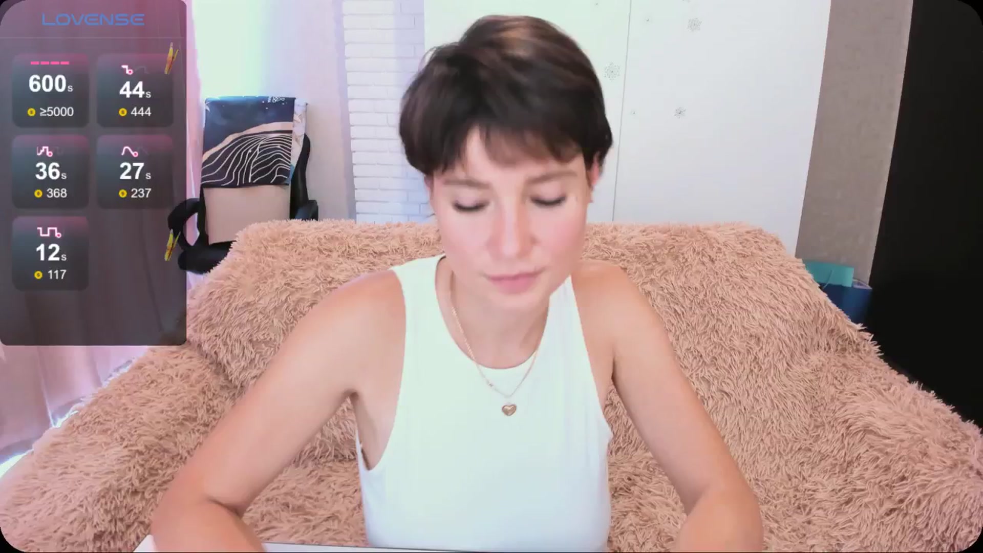 Gallery image thumbnail from HollyMollyy's myfreecams stream on, 06/05/2024, 13:01 image 16 of 20