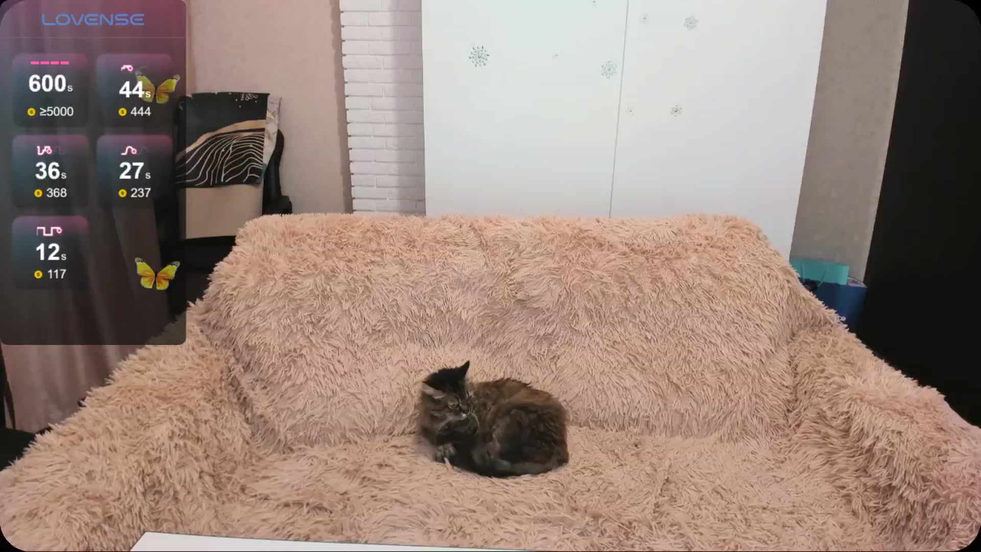 Gallery image thumbnail from HollyMollyy's myfreecams stream on, 06/05/2024, 19:38 image 2 of 20