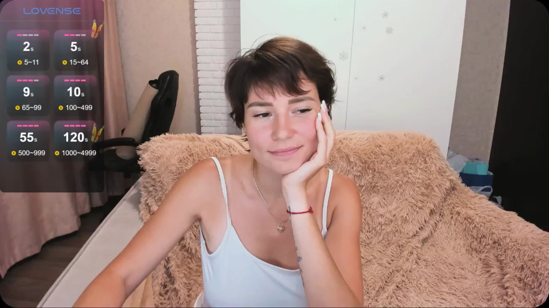 Gallery image thumbnail from HollyMollyy's myfreecams stream on, 06/17/2024, 21:43 image 4 of 20
