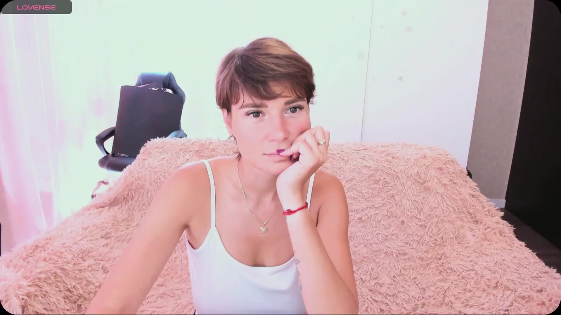 Gallery image thumbnail from HollyMollyy's myfreecams stream on, 07/19/2024, 09:01 image 6 of 20