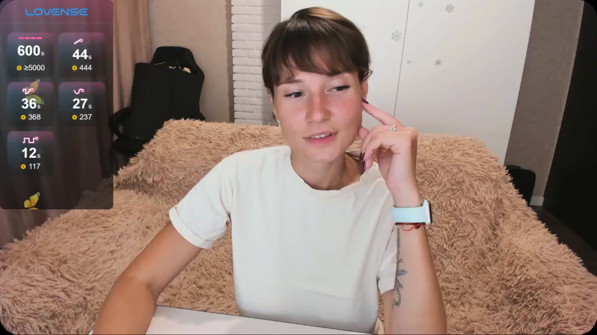 Gallery image thumbnail from HollyMollyy's myfreecams stream on, 07/19/2024, 19:23 image 1 of 20