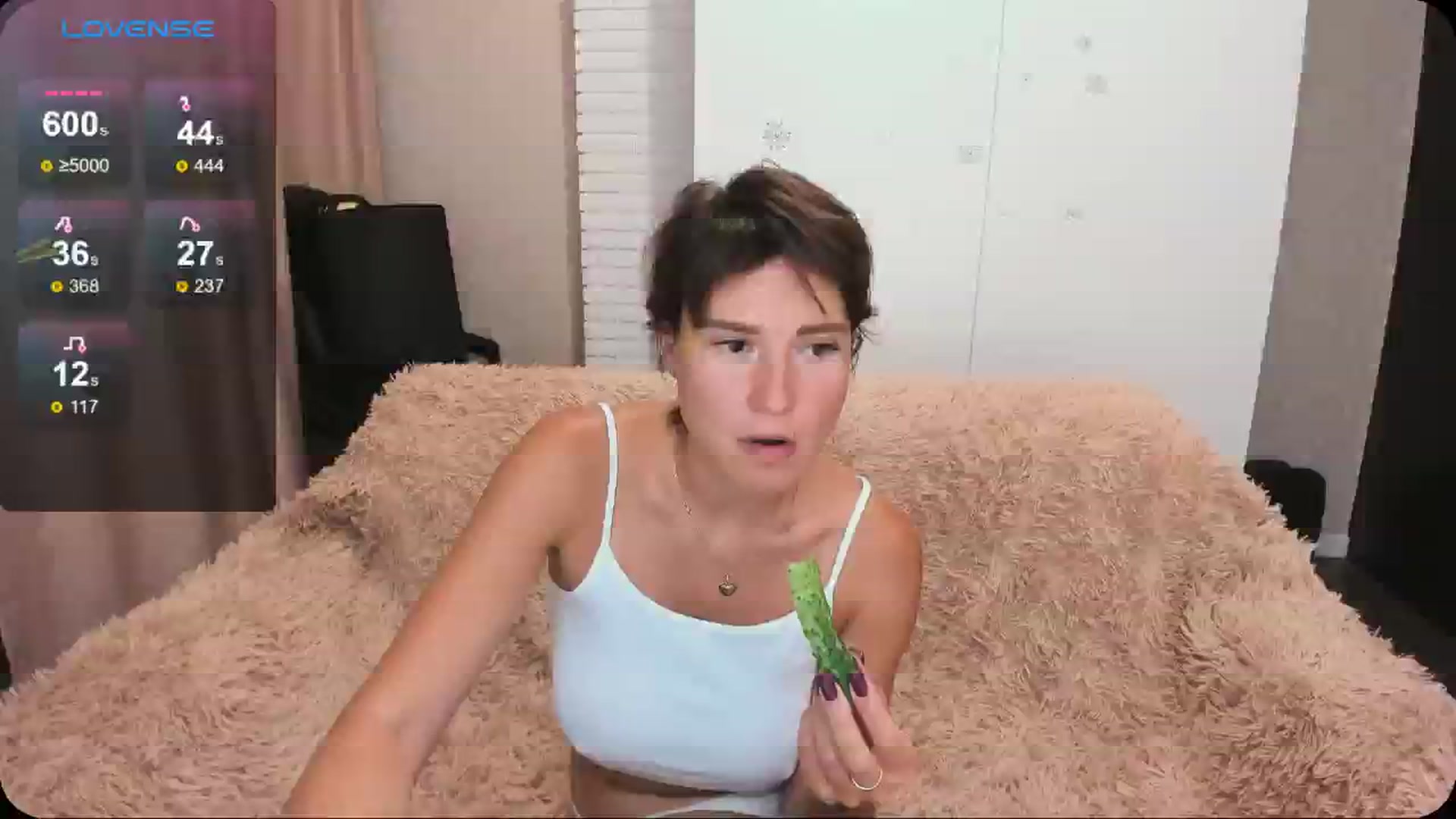Gallery image thumbnail from HollyMollyy's myfreecams stream on, 07/22/2024, 18:32 image 15 of 20