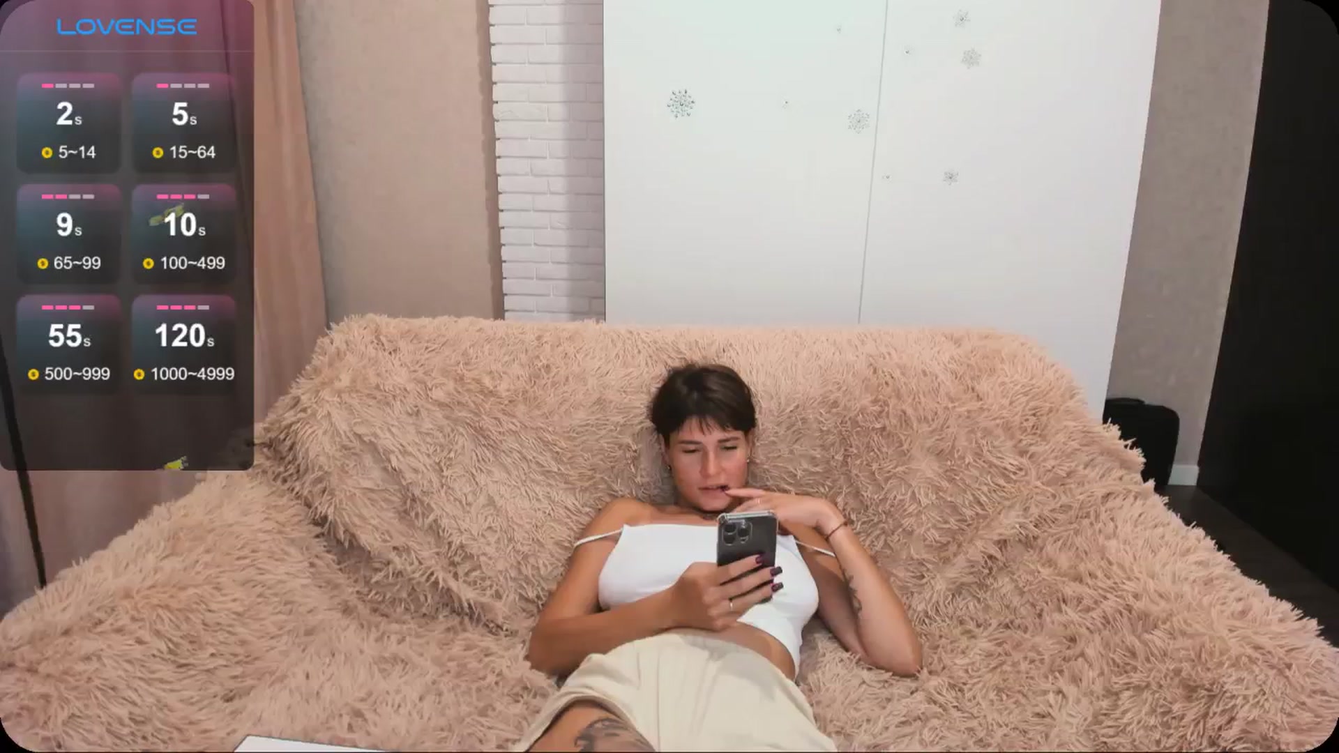 Gallery image thumbnail from HollyMollyy's myfreecams stream on, 07/23/2024, 18:12 image 14 of 20