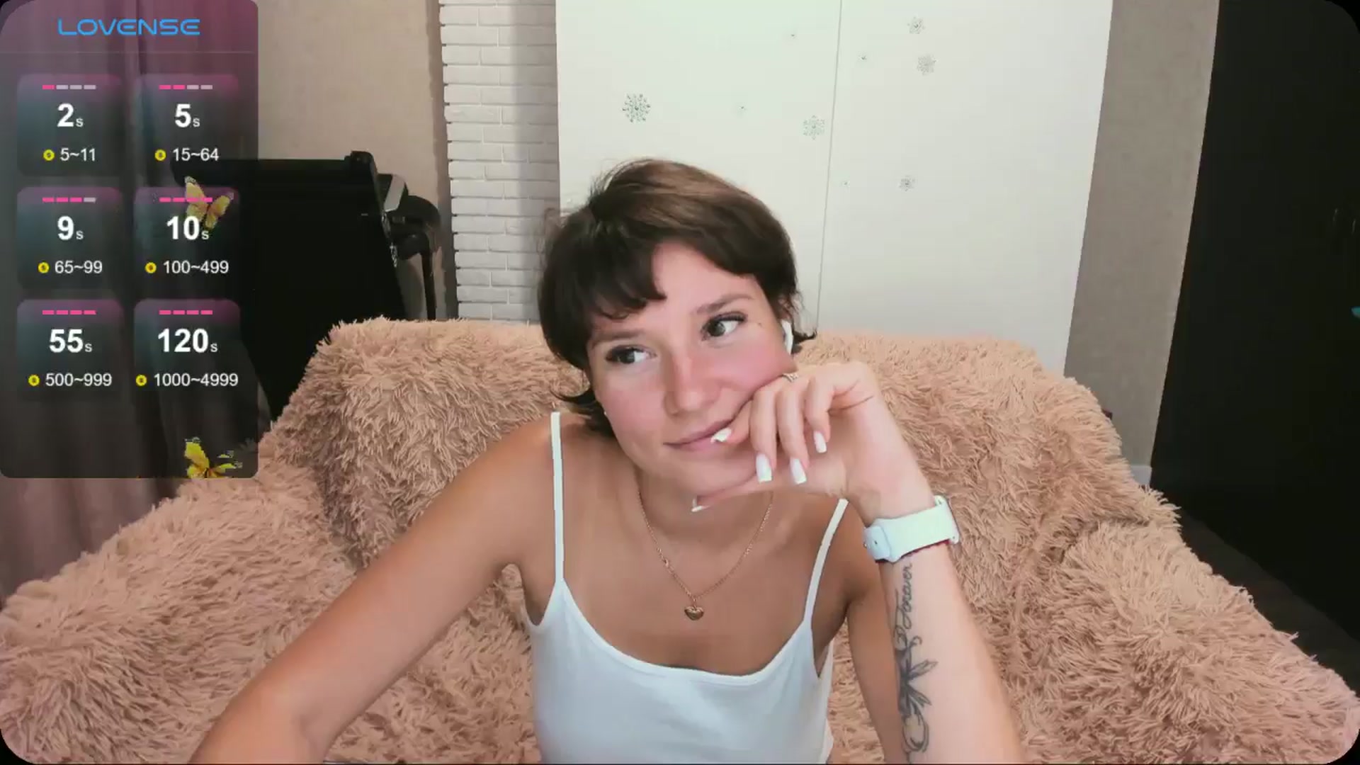 Gallery image thumbnail from HollyMollyy's myfreecams stream on, 08/25/2024, 18:40 image 3 of 20
