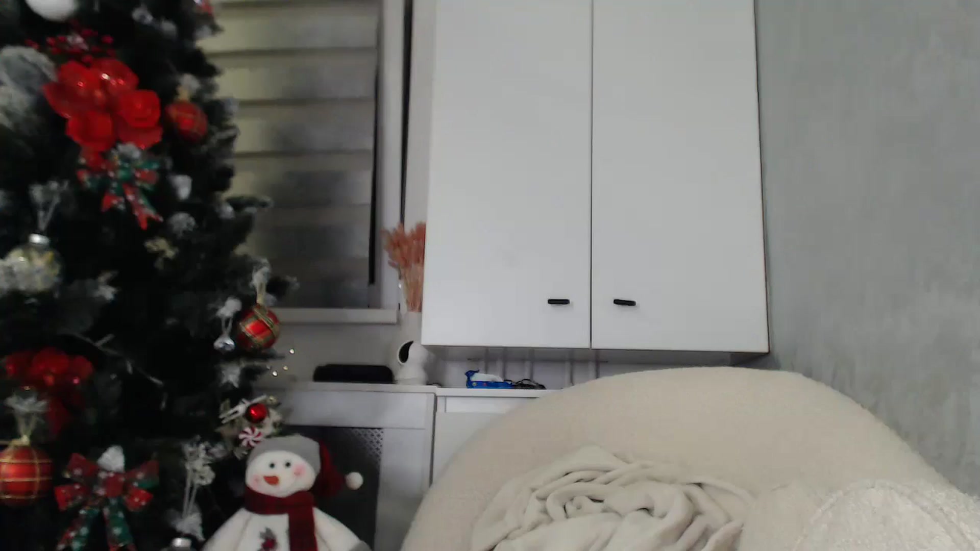 Gallery image thumbnail from HollyMollyyy's myfreecams stream on, 12/29/2025, 17:34 image 7 of 20