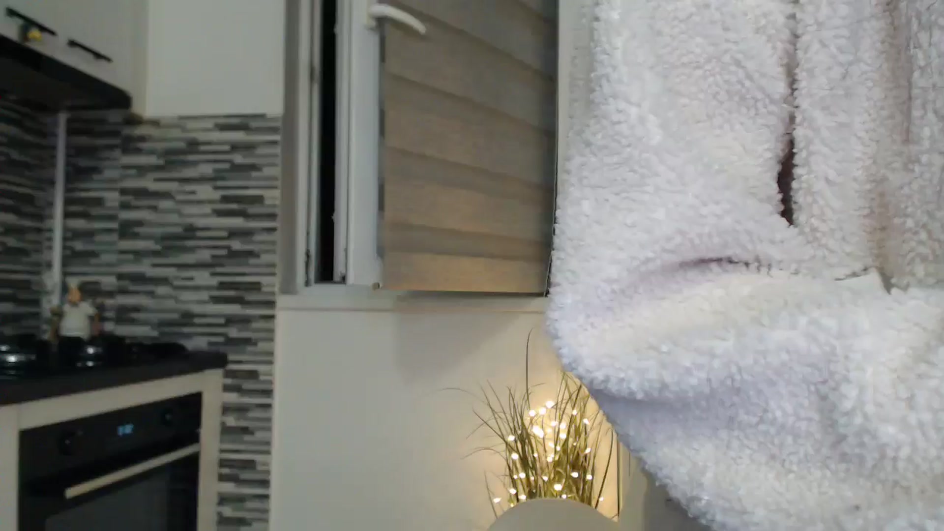 Gallery image thumbnail from HollyMollyyy's myfreecams stream on, 12/31/2025, 22:24 image 14 of 20