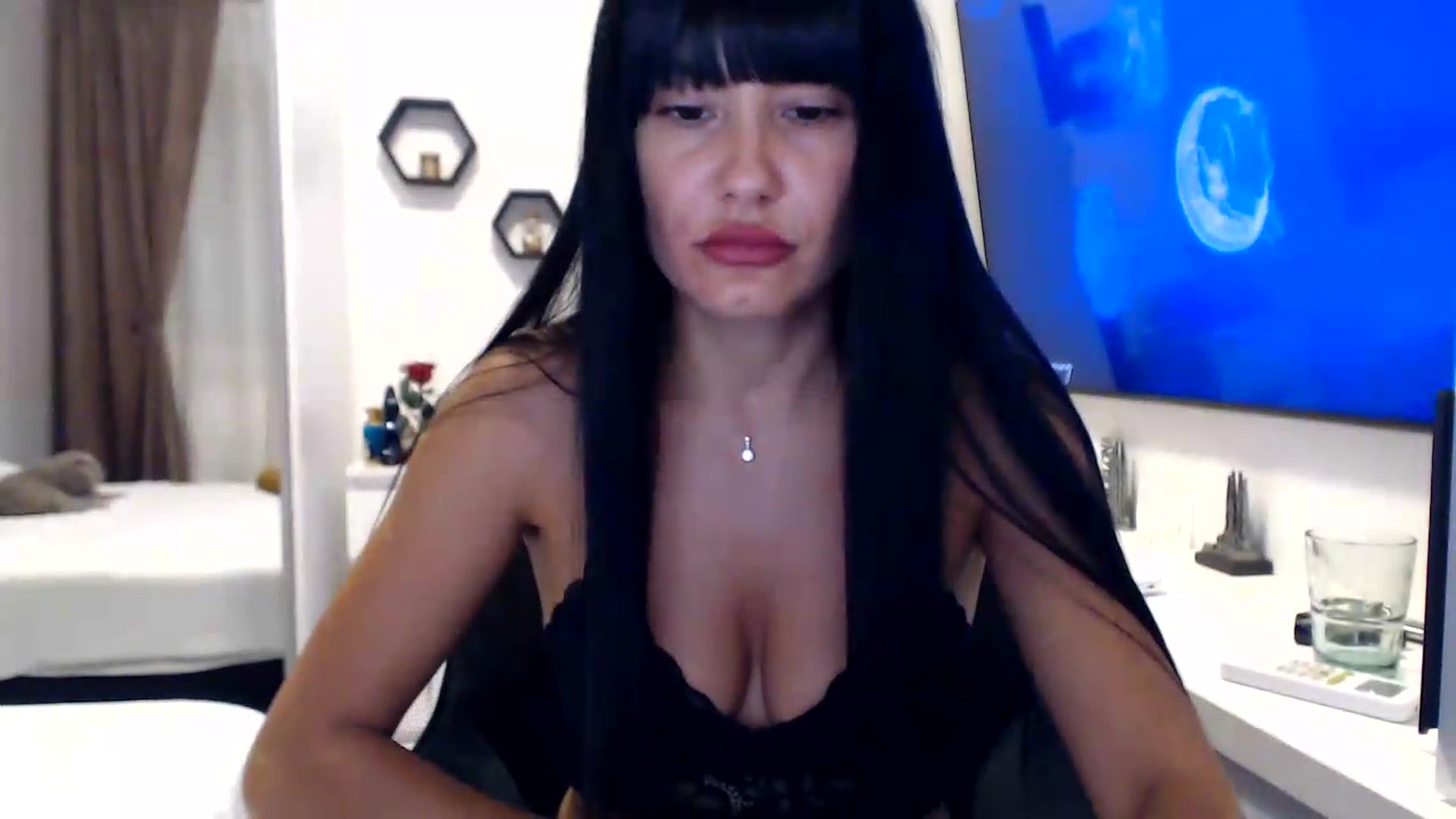 Gallery image thumbnail from HollyMollyyy's myfreecams stream on, 08/15/2026, 13:02 image 12 of 20
