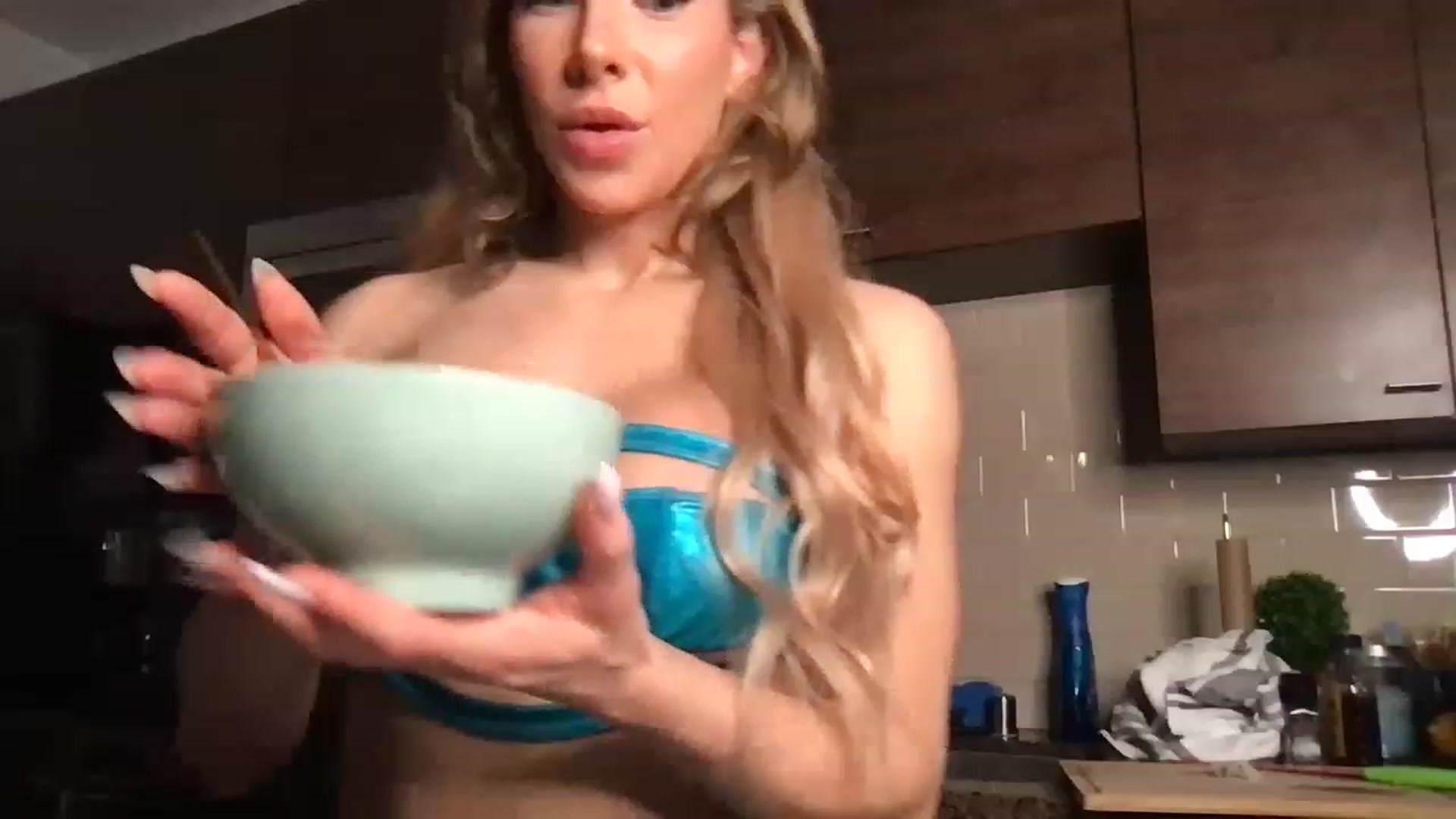 Gallery image thumbnail from HollyTreats's myfreecams stream on, 01/12/2023, 04:37 image 11 of 20