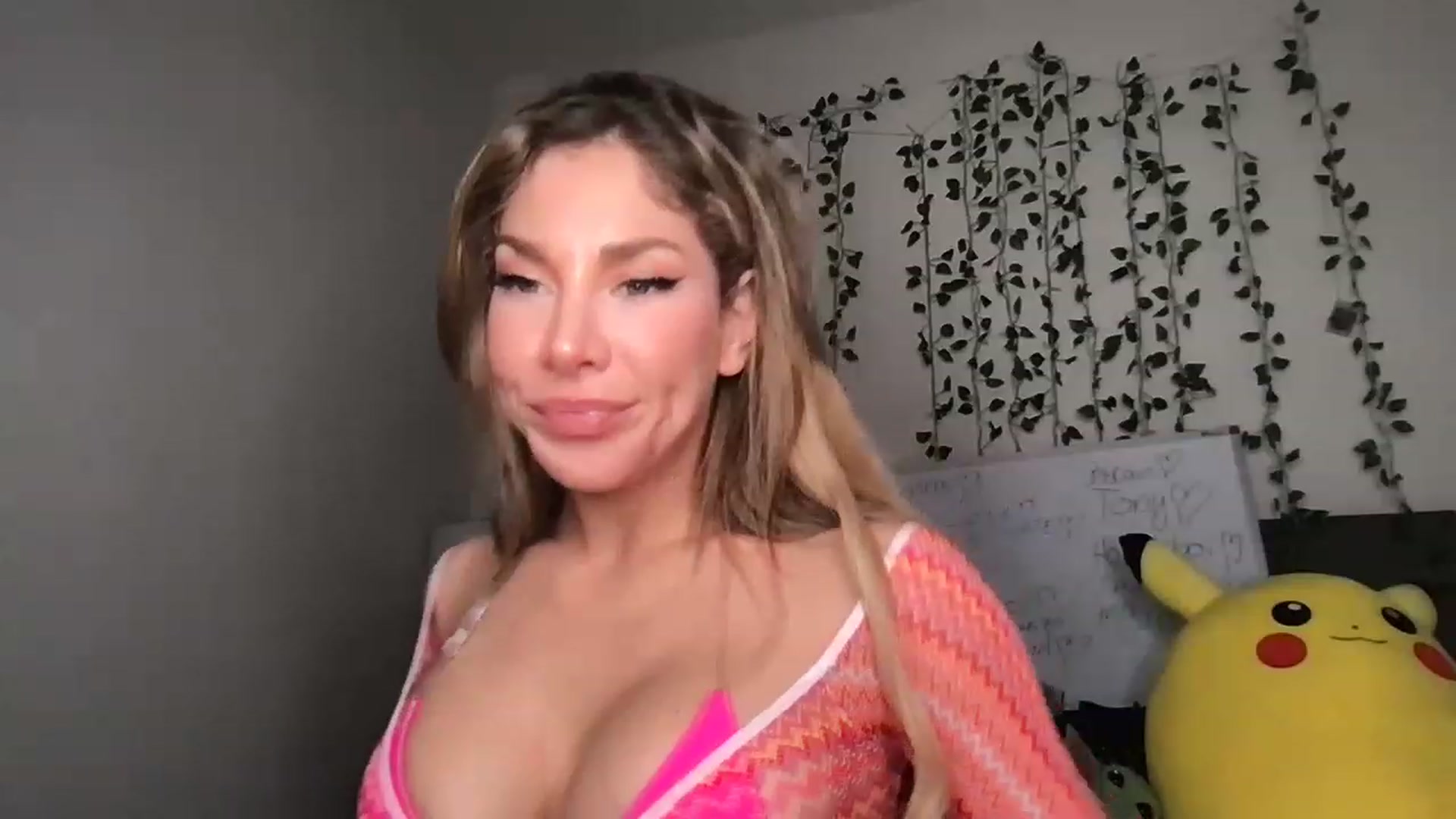 Gallery image thumbnail from HollyTreats's myfreecams stream on, 01/29/2023, 06:03 image 20 of 20