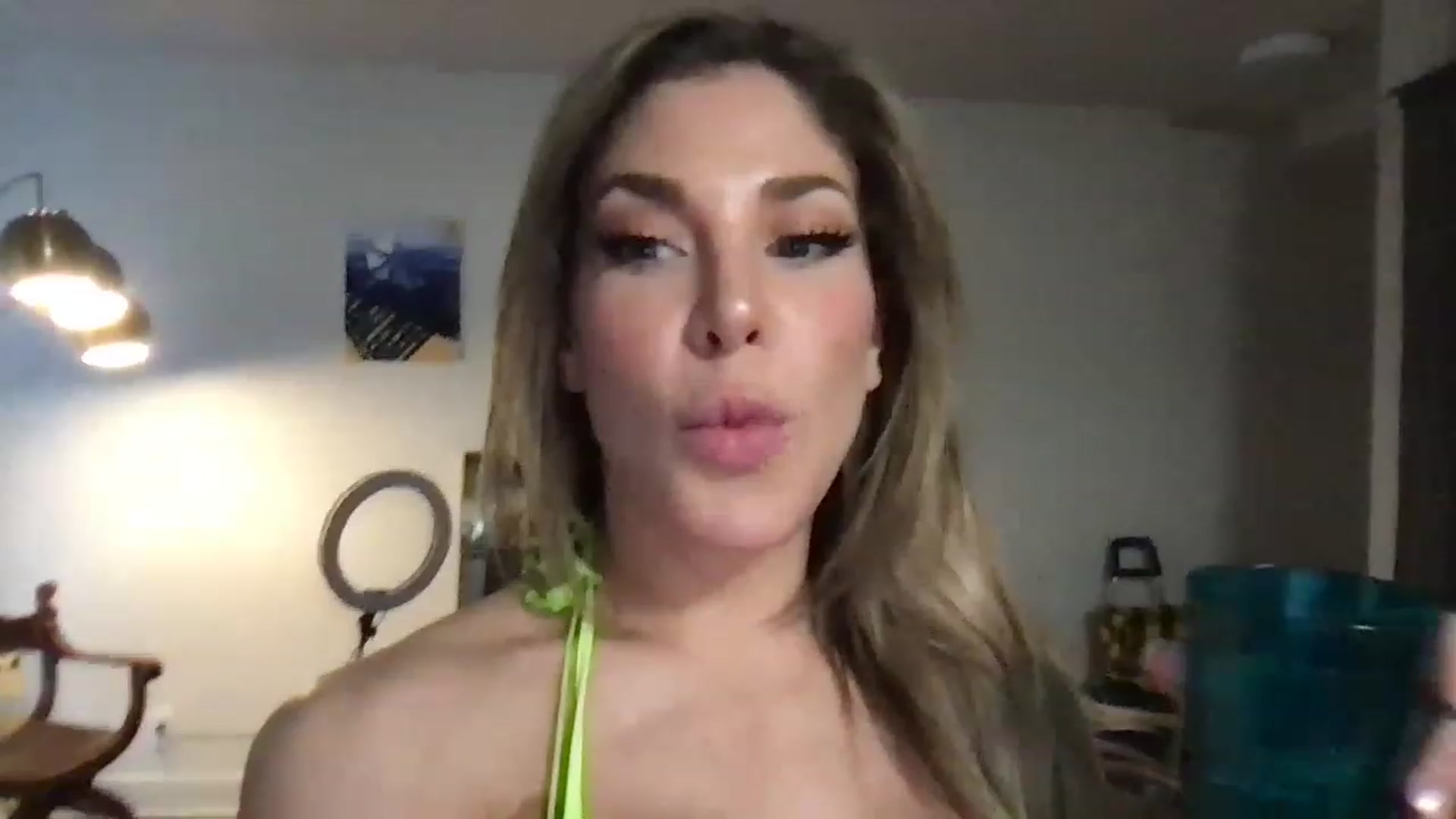 Gallery image thumbnail from HollyTreats's myfreecams stream on, 02/02/2023, 23:25 image 15 of 20