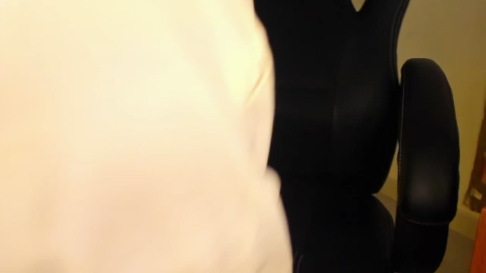 Gallery image thumbnail from Holly_Blonde1's myfreecams stream on, 12/31/2022, 19:04 image 20 of 20