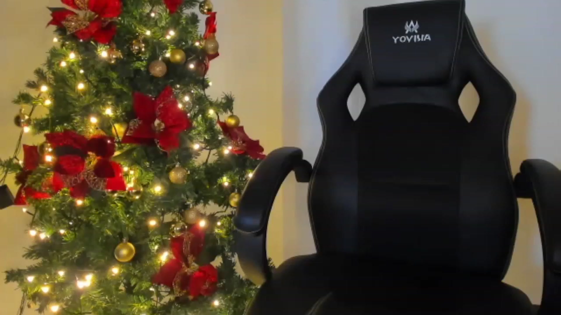 Gallery image thumbnail from Holly_Blonde1's myfreecams stream on, 12/31/2022, 20:57 image 19 of 20
