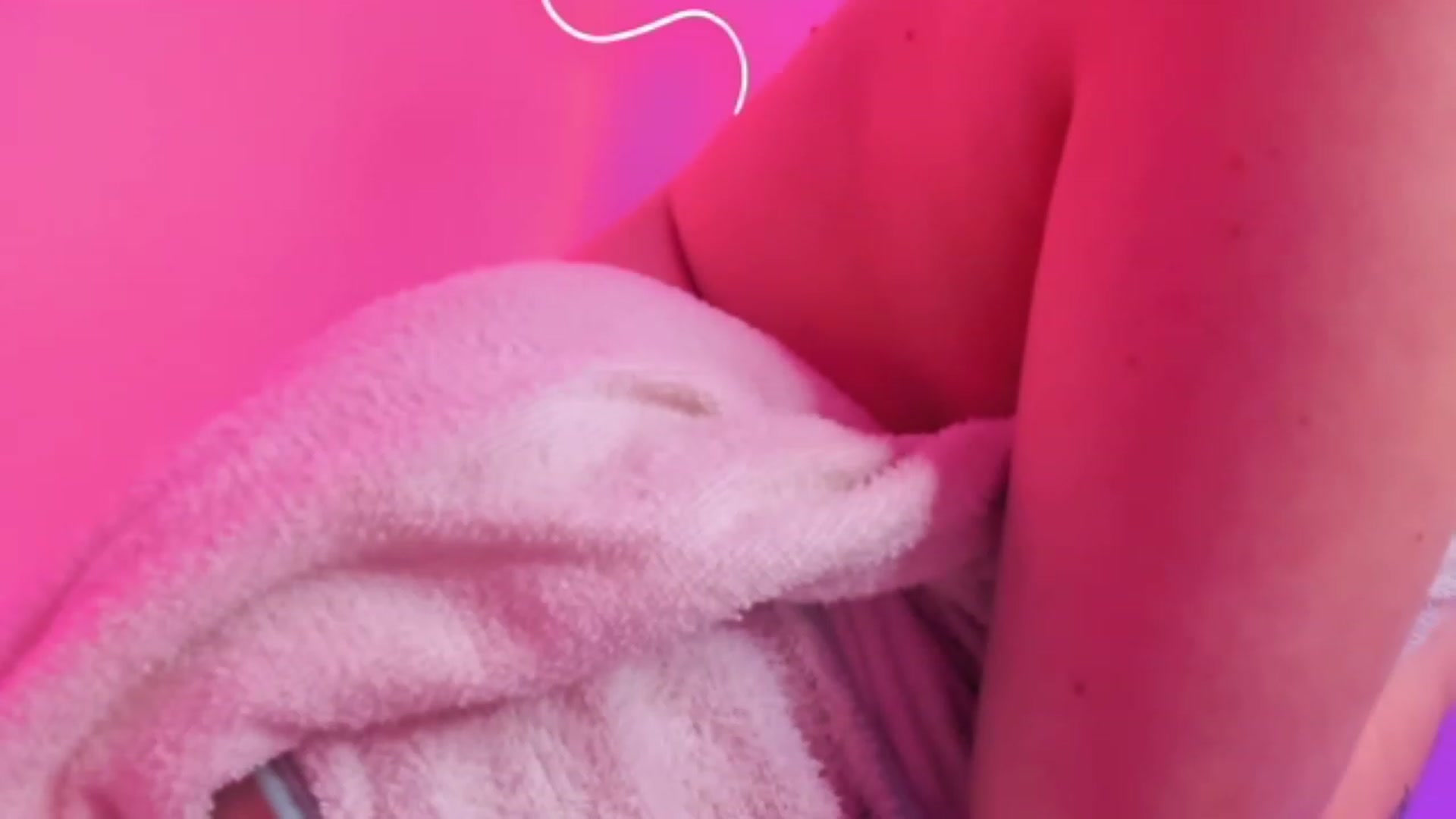 Gallery image thumbnail from Holly_Blonde1's myfreecams stream on, 01/31/2023, 16:06 image 13 of 20
