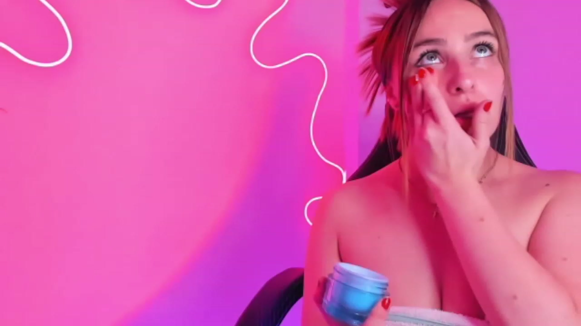 Gallery image thumbnail from Holly_Blonde1's myfreecams stream on, 01/31/2023, 16:06 image 1 of 20