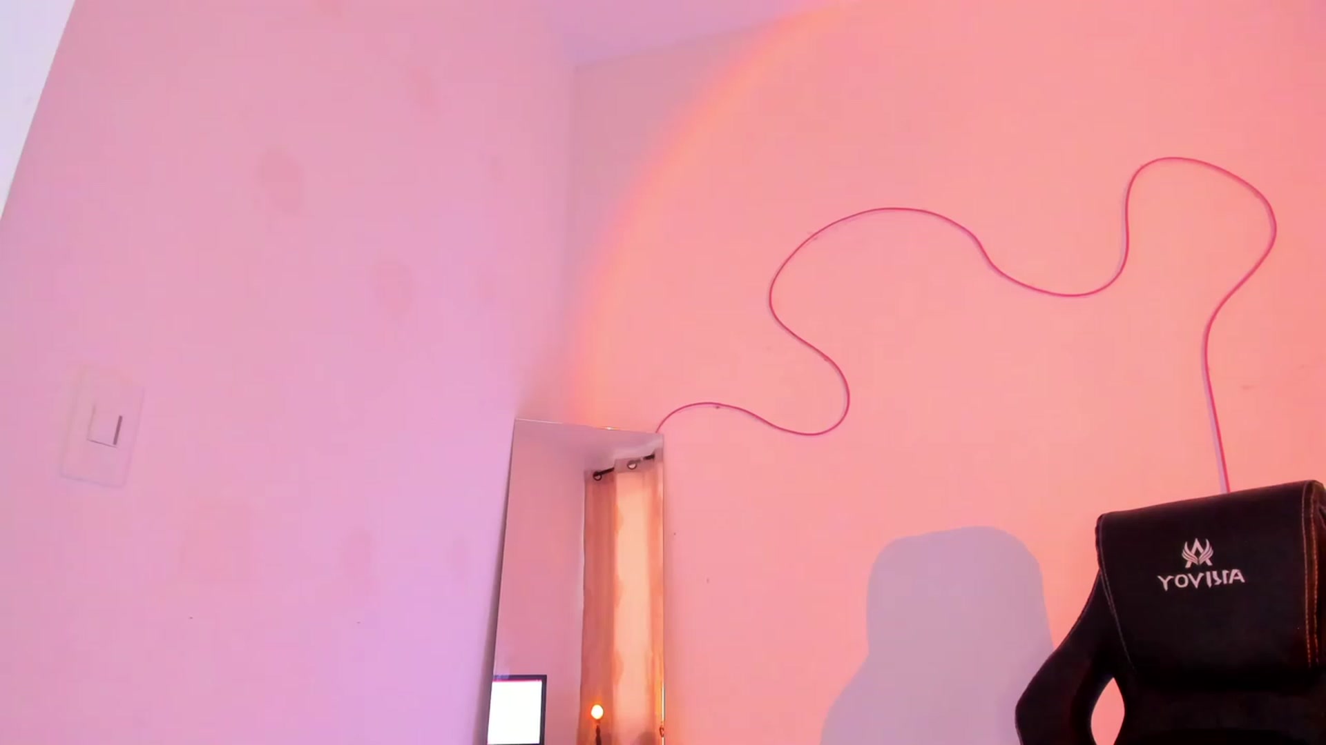 Gallery image thumbnail from Holly_Blonde1's myfreecams stream on, 02/05/2023, 16:21 image 2 of 20