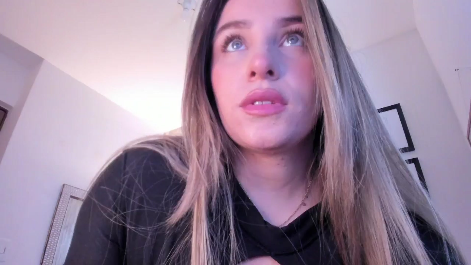 Gallery image thumbnail from Holly_Blonde1's myfreecams stream on, 08/28/2024, 15:57 image 1 of 20