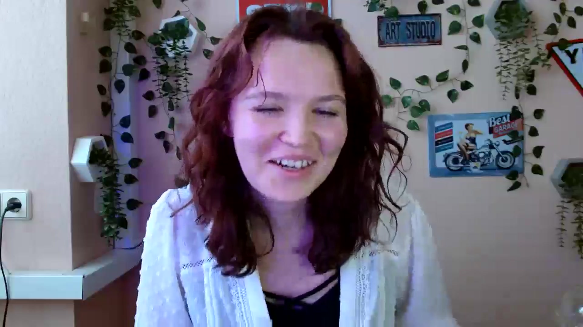 Gallery image thumbnail from Holly_Red_Cat's myfreecams stream on, 07/01/2025, 15:10 image 17 of 20