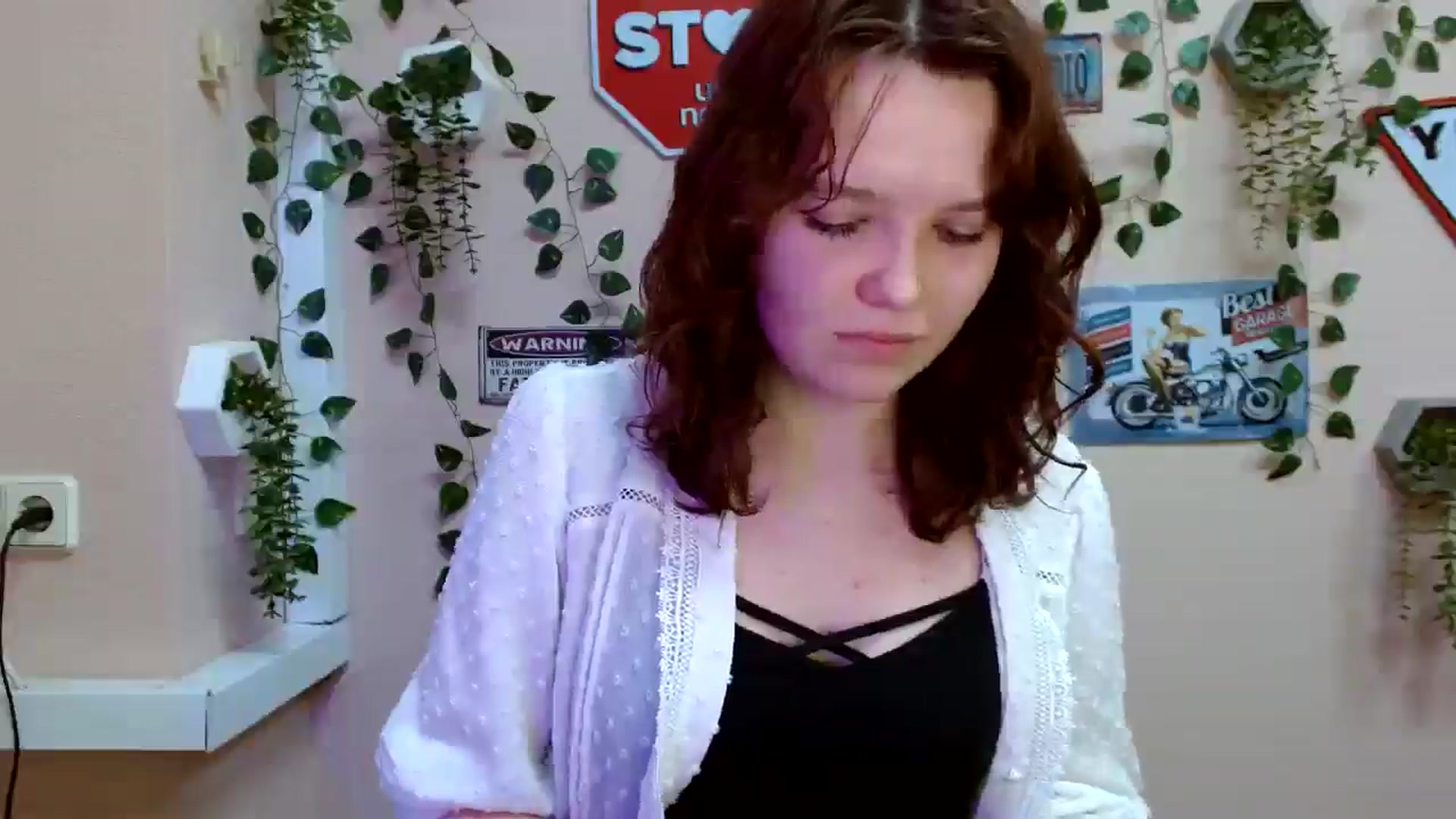 Gallery image thumbnail from Holly_Red_Cat's myfreecams stream on, 07/01/2025, 18:41 image 17 of 20
