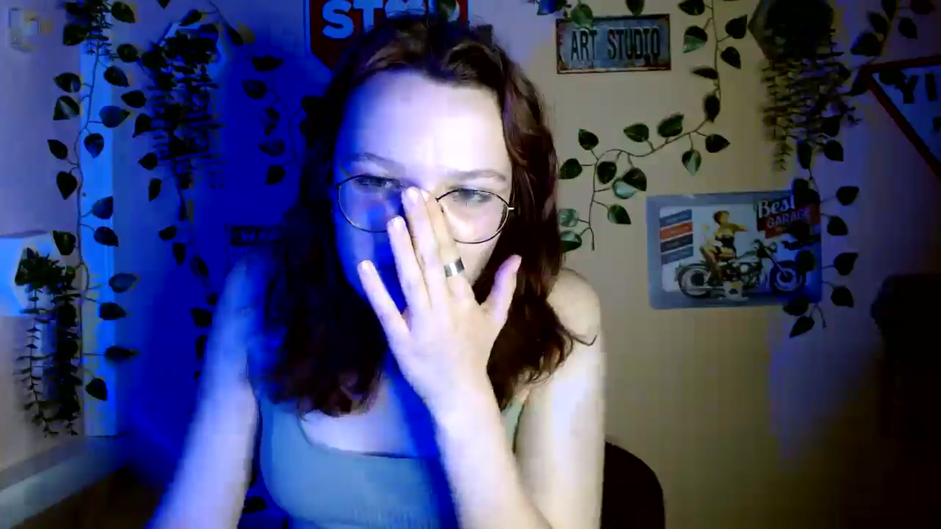 Gallery image thumbnail from Holly_Red_Cat's myfreecams stream on, 07/06/2025, 19:23 image 16 of 20
