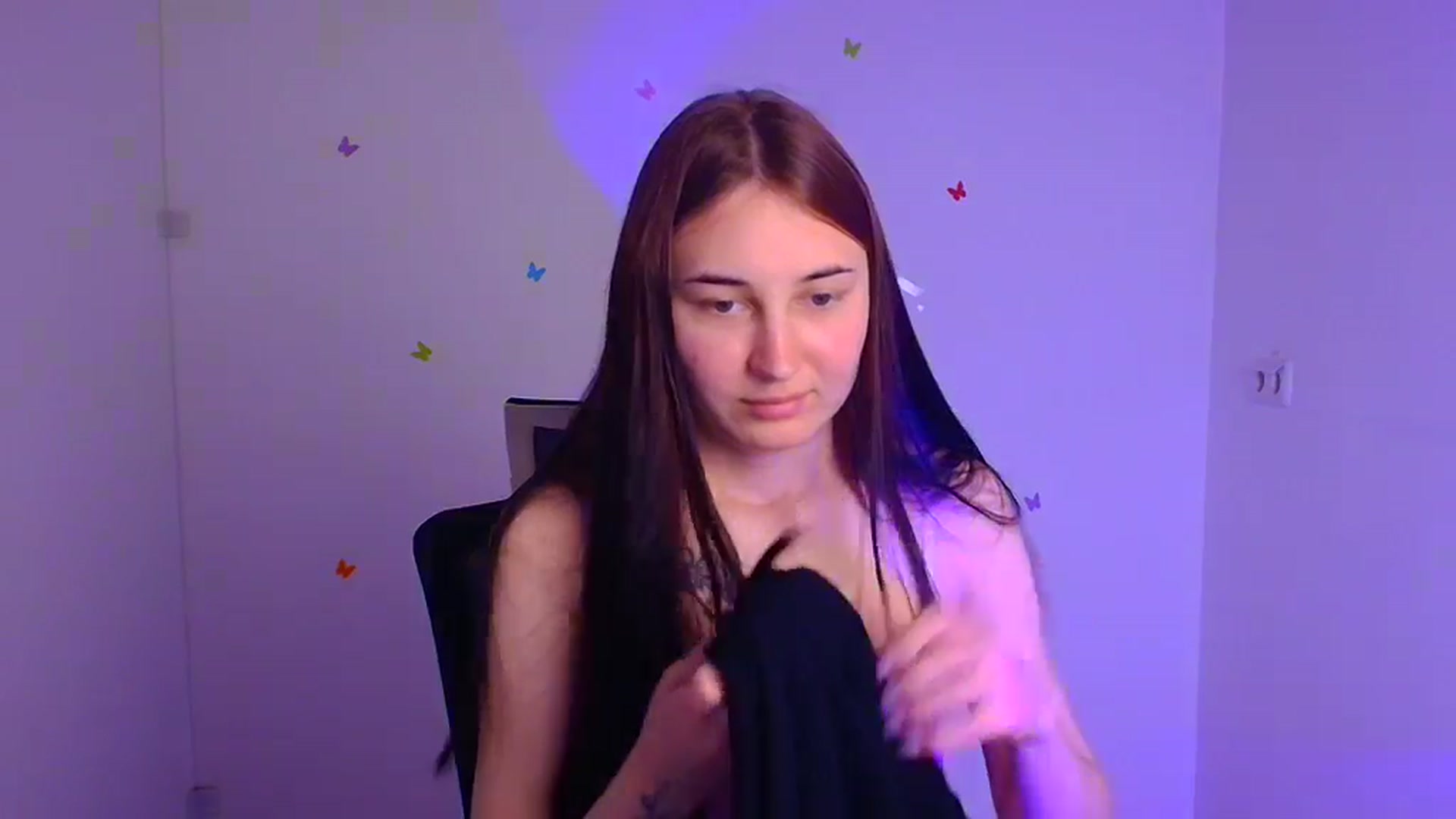 Gallery image thumbnail from Holly_horny's myfreecams stream on, 05/02/2025, 10:46 image 18 of 20