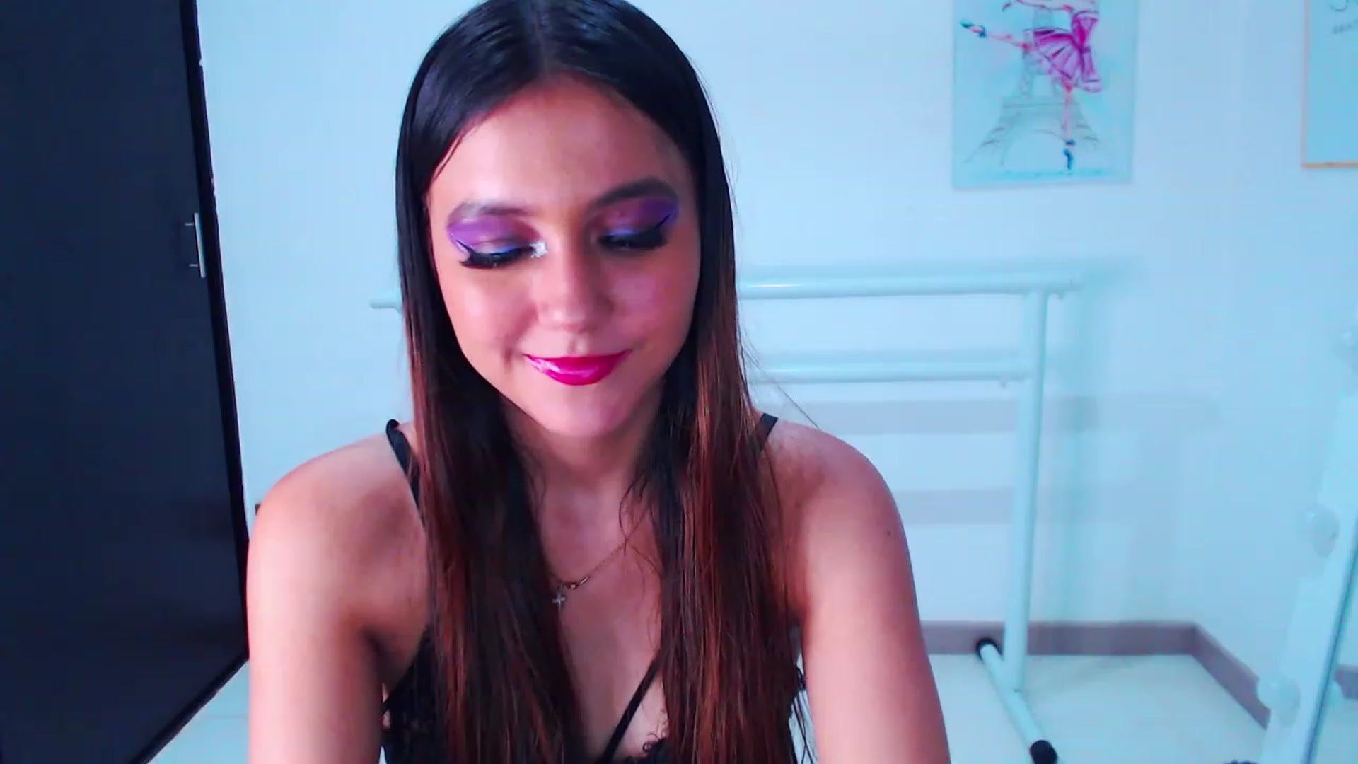 Gallery image thumbnail from Hollyballet's myfreecams stream on, 11/17/2022, 02:26 image 10 of 20