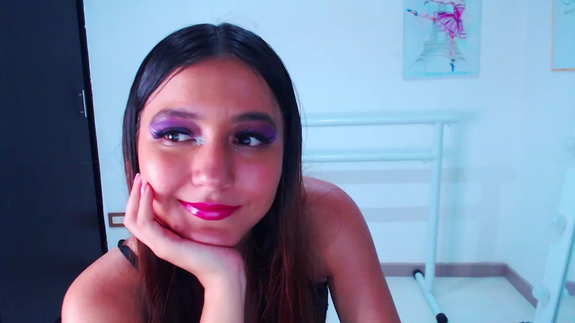 Gallery image thumbnail from Hollyballet's myfreecams stream on, 11/17/2022, 02:26 image 11 of 20