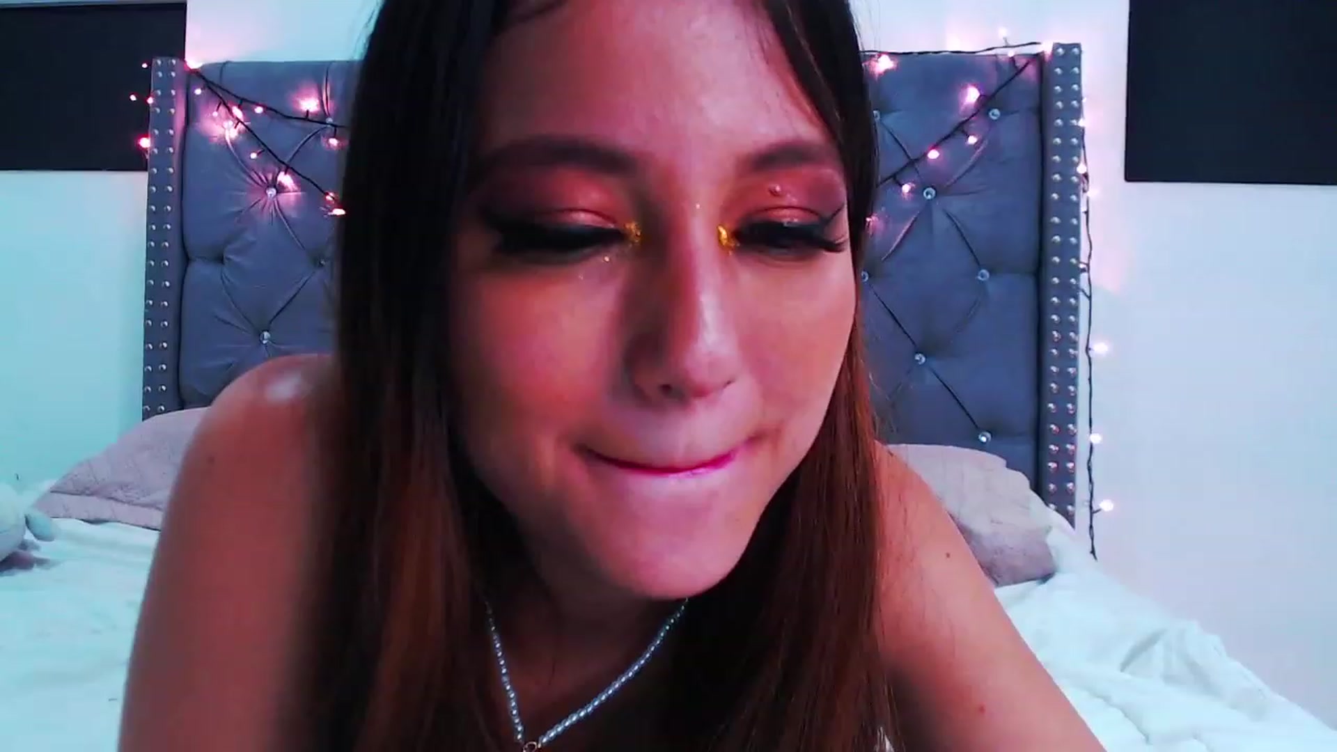Gallery image thumbnail from Hollyballet's myfreecams stream on, 11/20/2022, 02:21 image 17 of 20