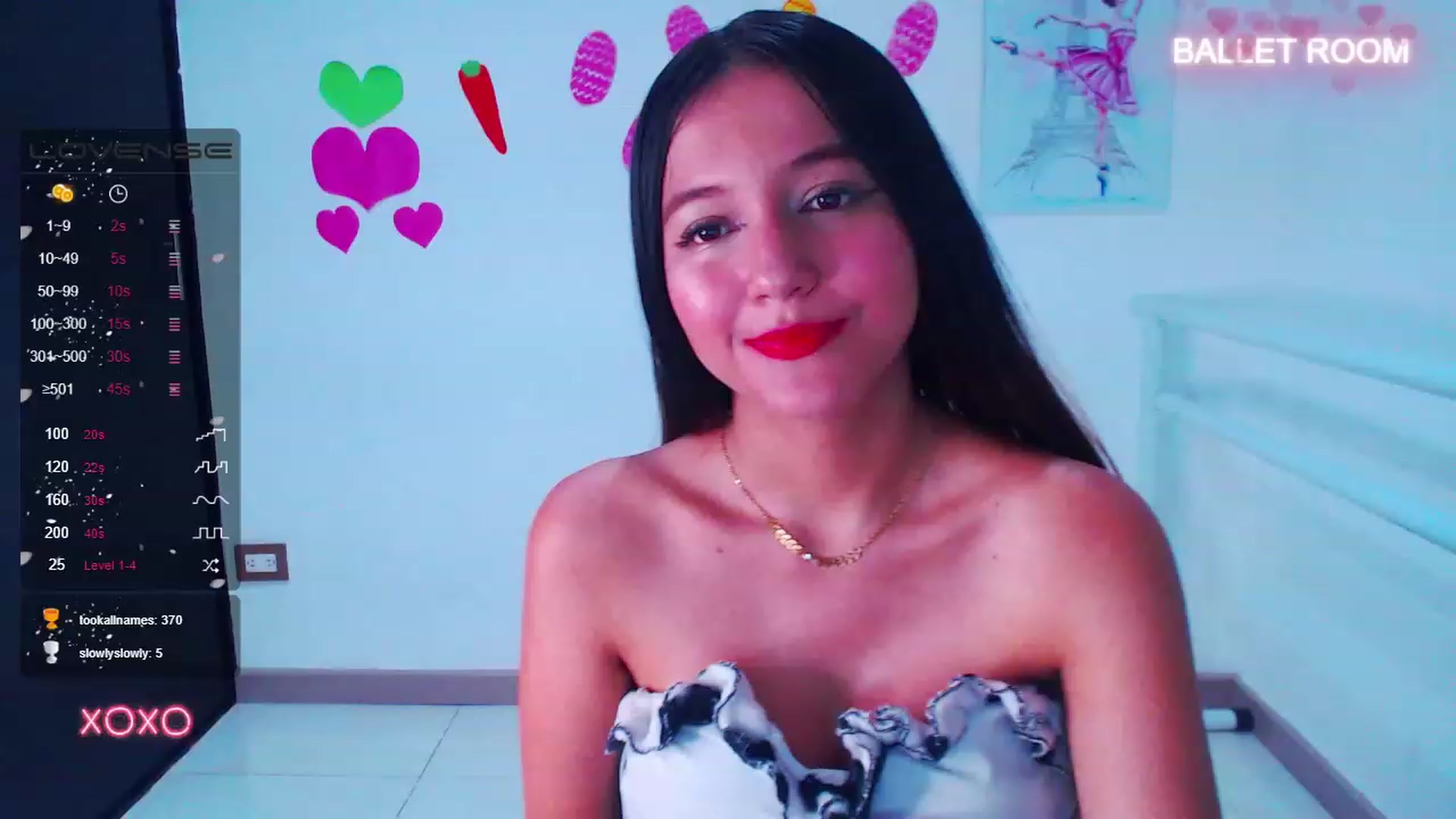 Gallery image thumbnail from Hollyballet's myfreecams stream on, 04/10/2023, 01:07 image 10 of 20