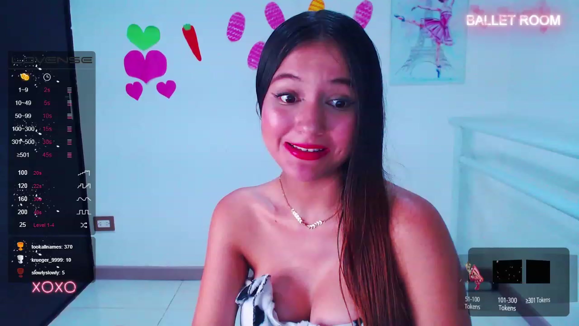 Gallery image thumbnail from Hollyballet's myfreecams stream on, 04/10/2023, 01:07 image 18 of 20