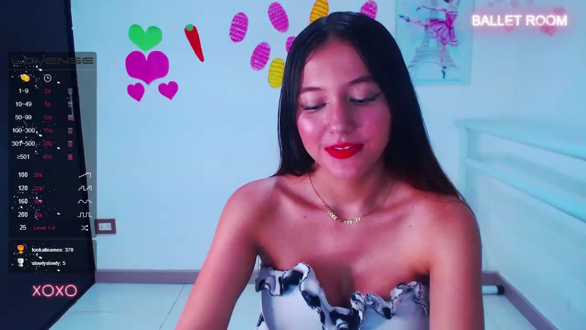 Gallery image thumbnail from Hollyballet's myfreecams stream on, 04/10/2023, 01:07 image 11 of 20