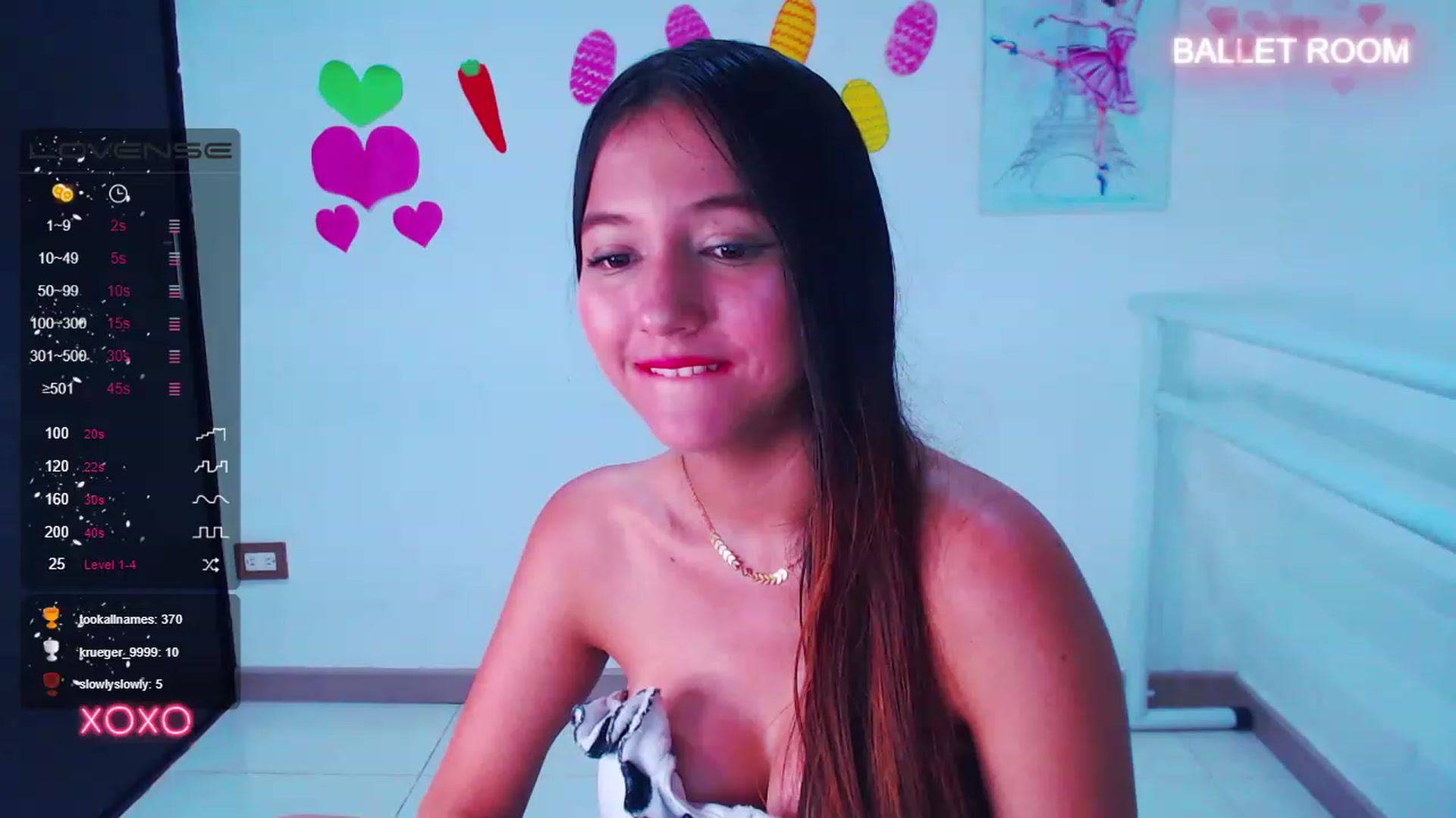 Gallery image thumbnail from Hollyballet's myfreecams stream on, 04/10/2023, 01:07 image 19 of 20