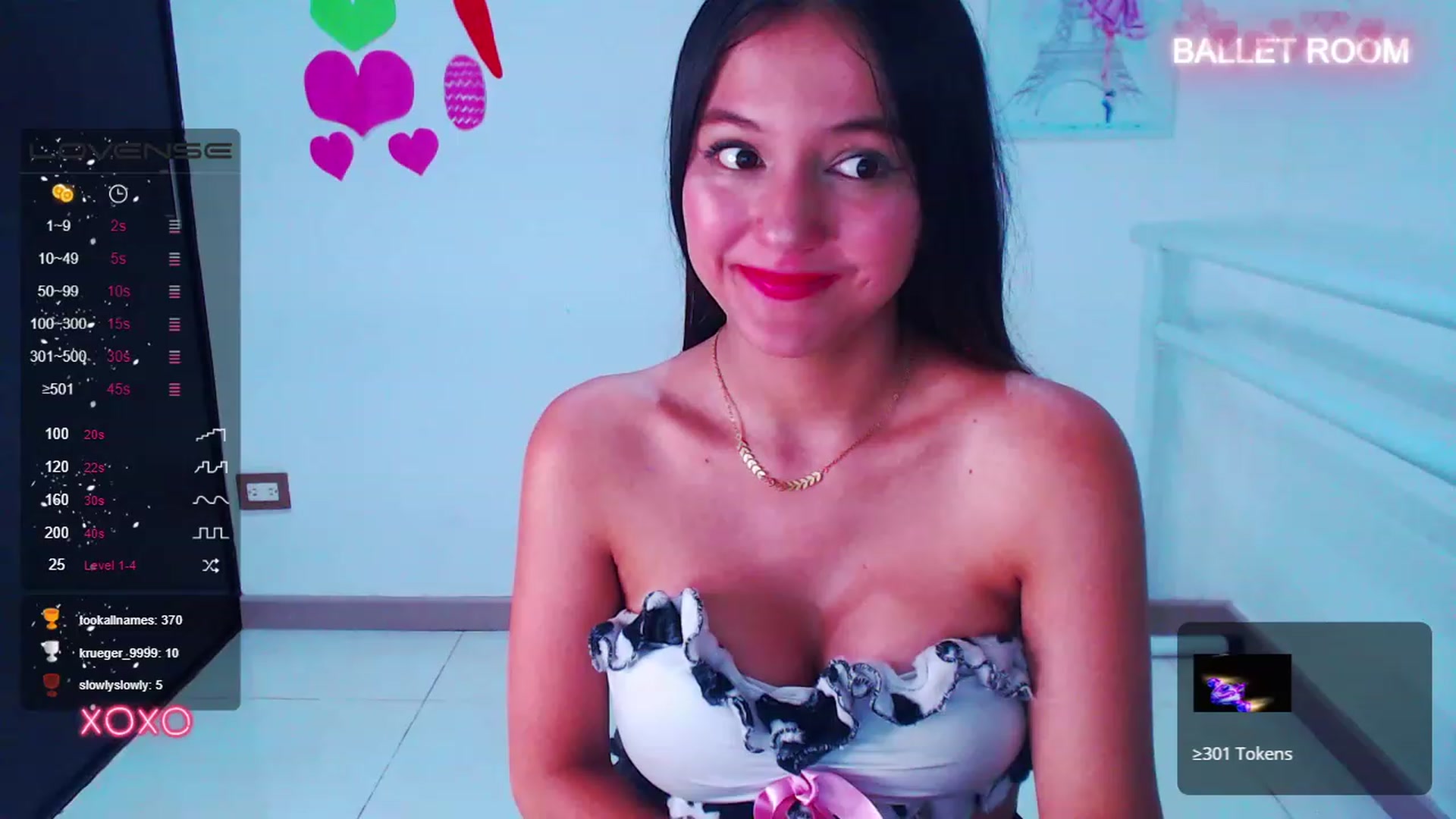 Gallery image thumbnail from Hollyballet's myfreecams stream on, 04/10/2023, 01:54 image 8 of 20