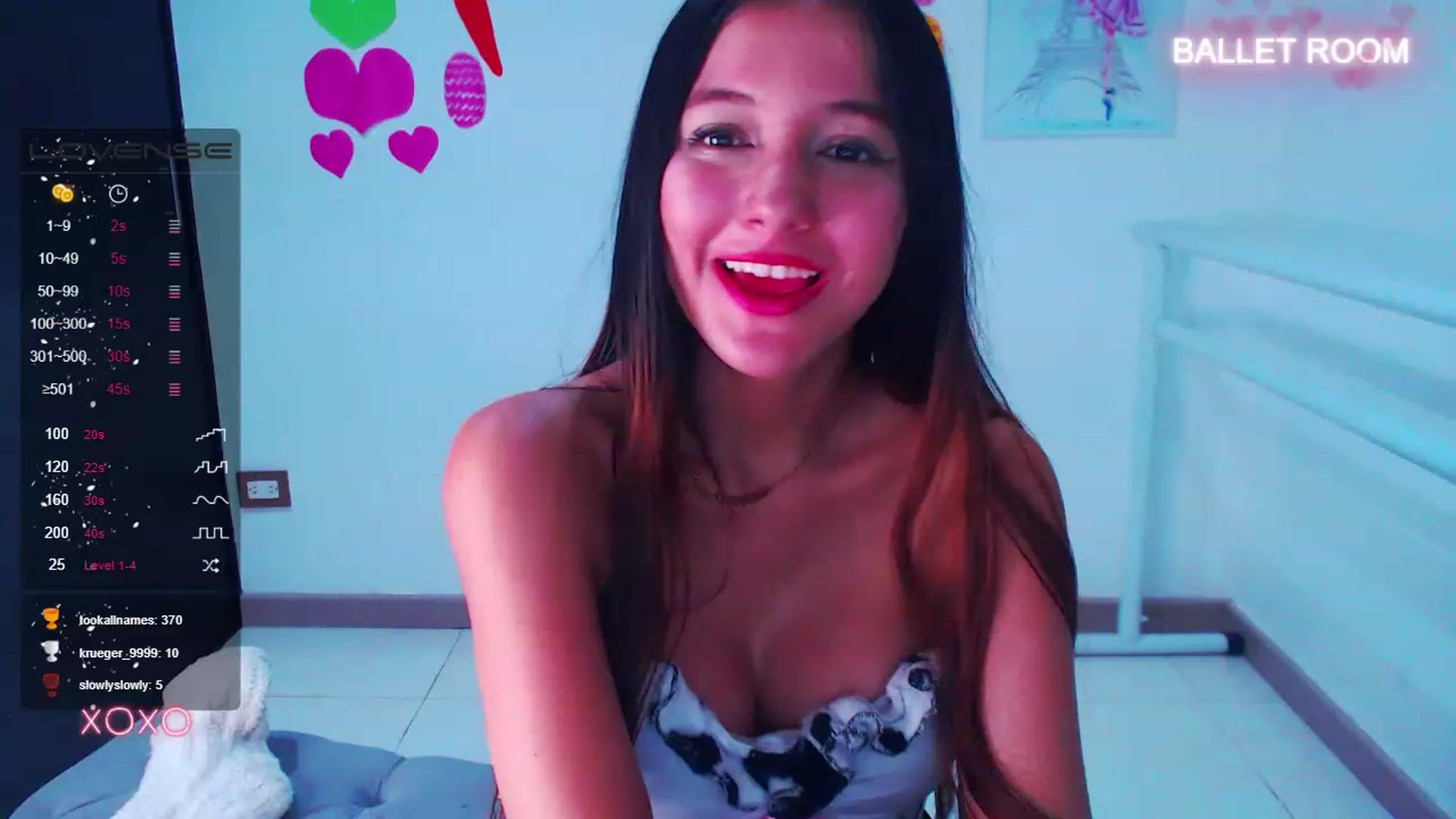 Gallery image thumbnail from Hollyballet's myfreecams stream on, 04/10/2023, 01:54 image 16 of 20