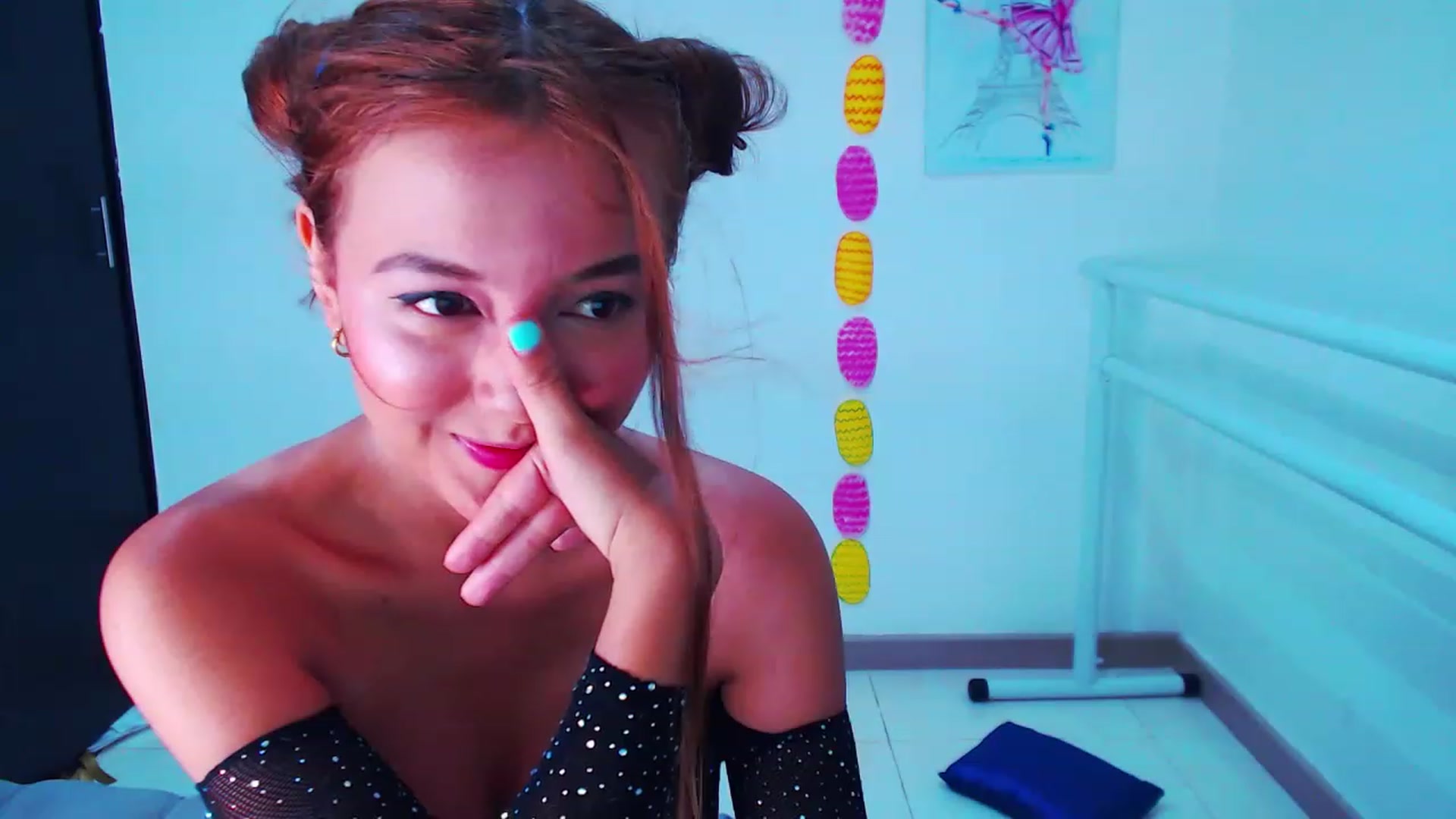 Gallery image thumbnail from Hollyballet's myfreecams stream on, 05/13/2023, 23:45 image 8 of 20