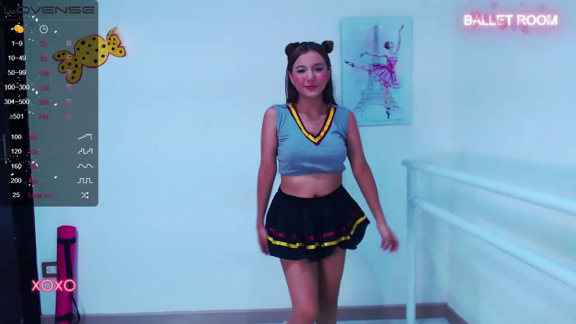 Gallery image thumbnail from Hollyballet's myfreecams stream on, 06/15/2023, 01:32 image 15 of 20