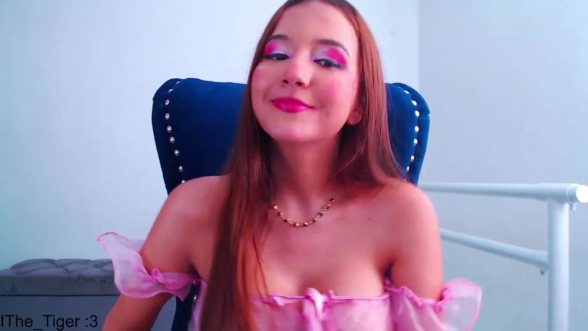 Gallery image thumbnail from Hollyballet's myfreecams stream on, 07/27/2023, 17:37 image 10 of 20