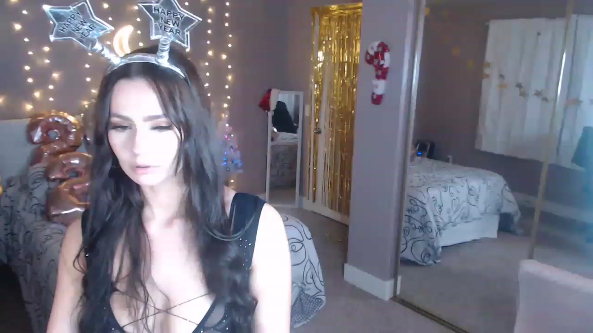 Gallery image thumbnail from Hollydollxo's myfreecams stream on, 01/01/2023, 08:24 image 12 of 20