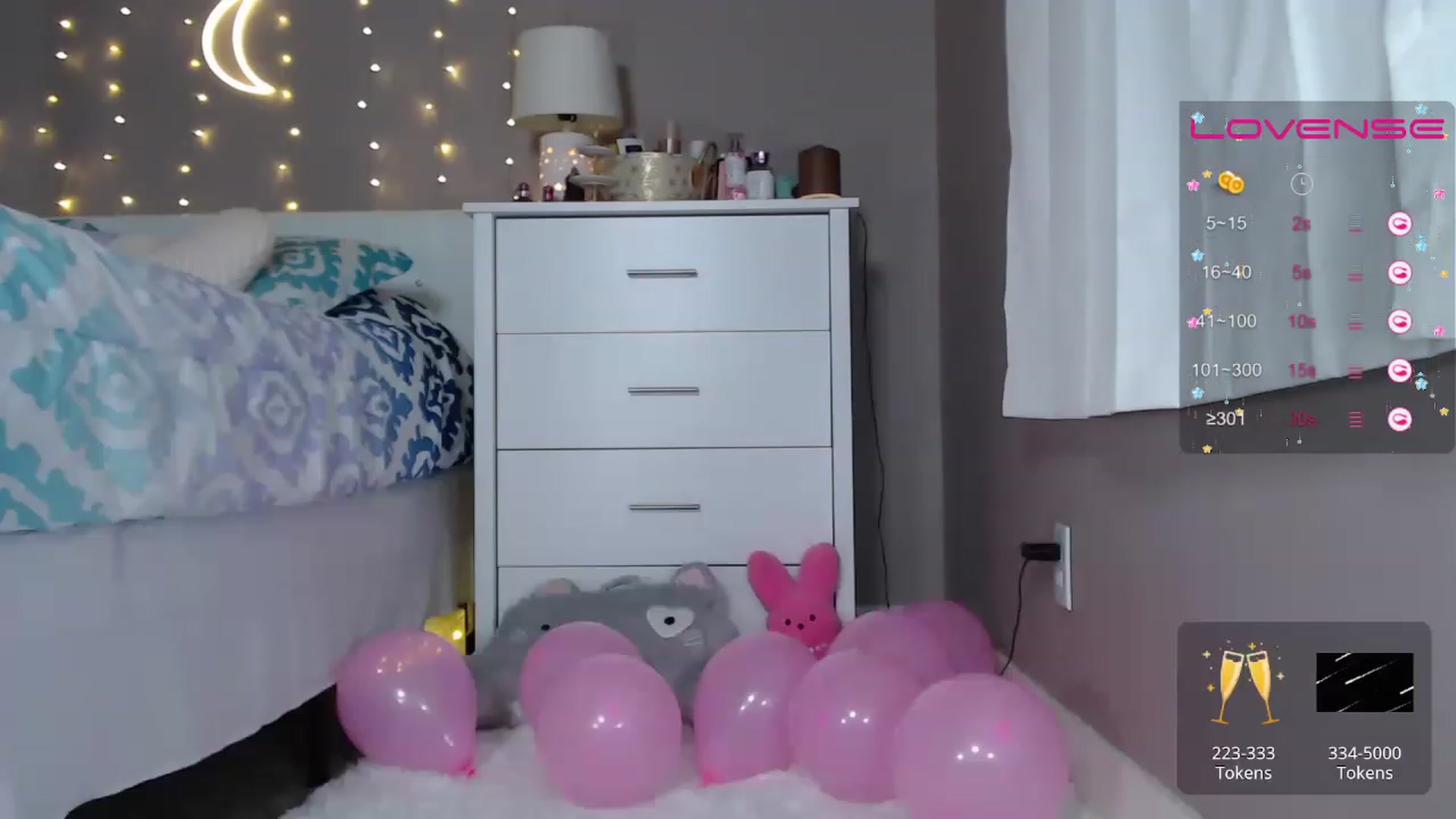 Gallery image thumbnail from Hollydollxo's myfreecams stream on, 05/07/2023, 07:07 image 4 of 20