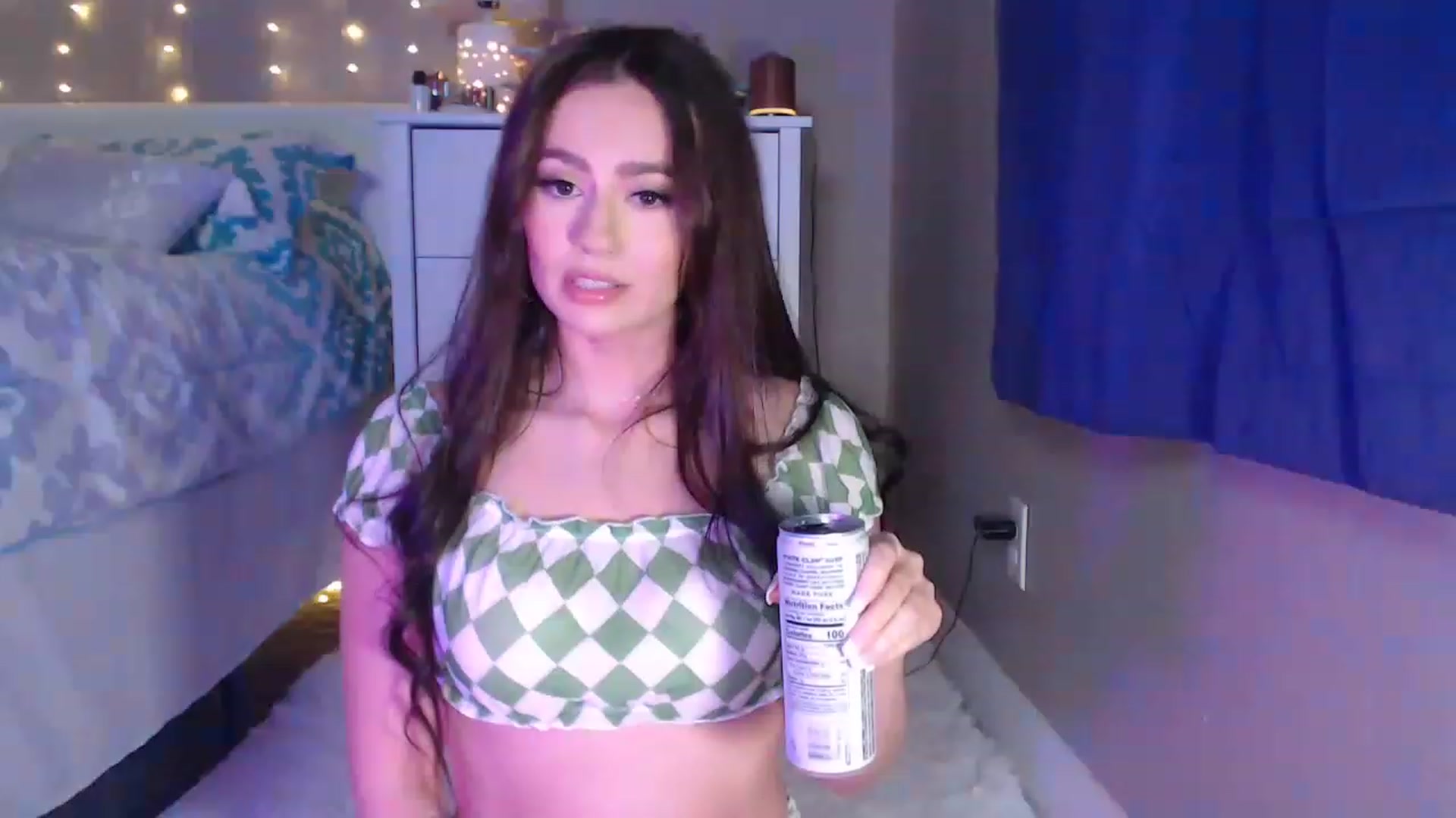Gallery image thumbnail from Hollydollxo's myfreecams stream on, 05/20/2023, 06:26 image 7 of 20