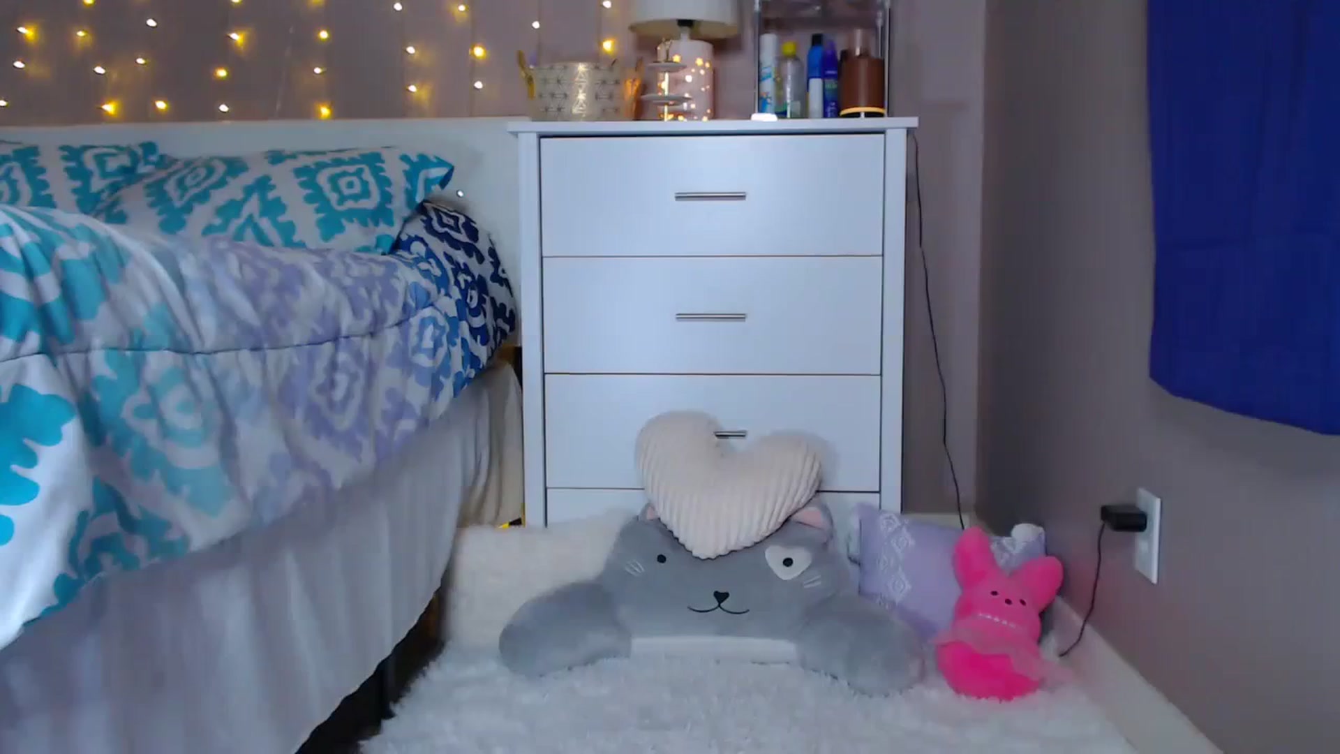 Gallery image thumbnail from Hollydollxo's myfreecams stream on, 06/11/2023, 05:44 image 1 of 20