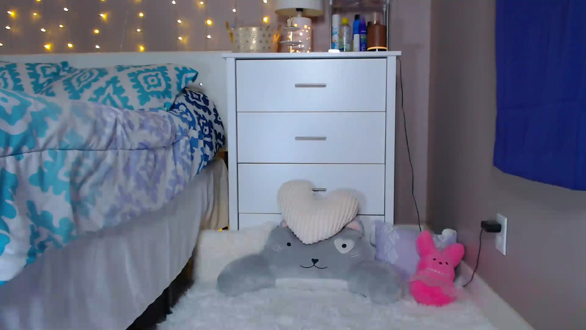 Gallery image thumbnail from Hollydollxo's myfreecams stream on, 06/11/2023, 05:44 image 17 of 20
