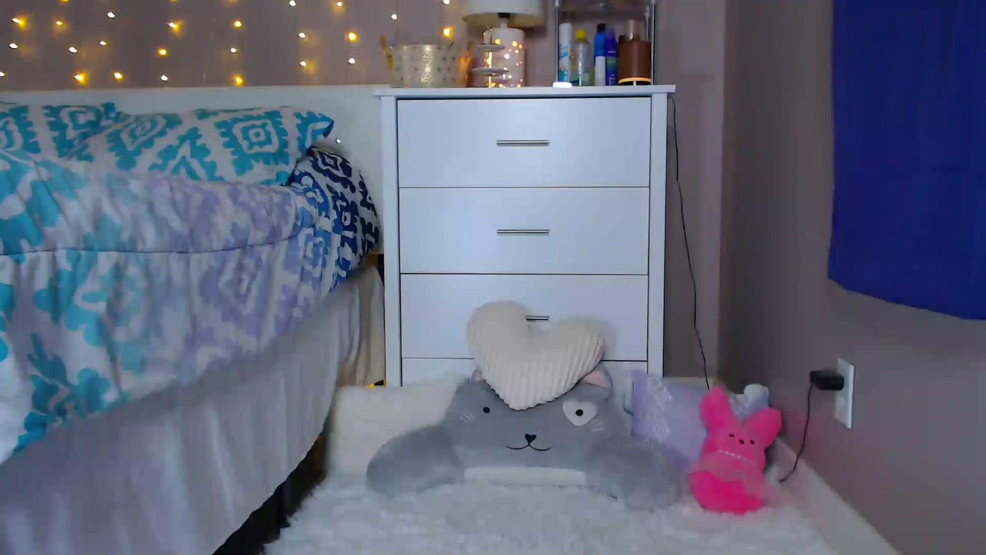 Gallery image thumbnail from Hollydollxo's myfreecams stream on, 06/11/2023, 05:44 image 8 of 20