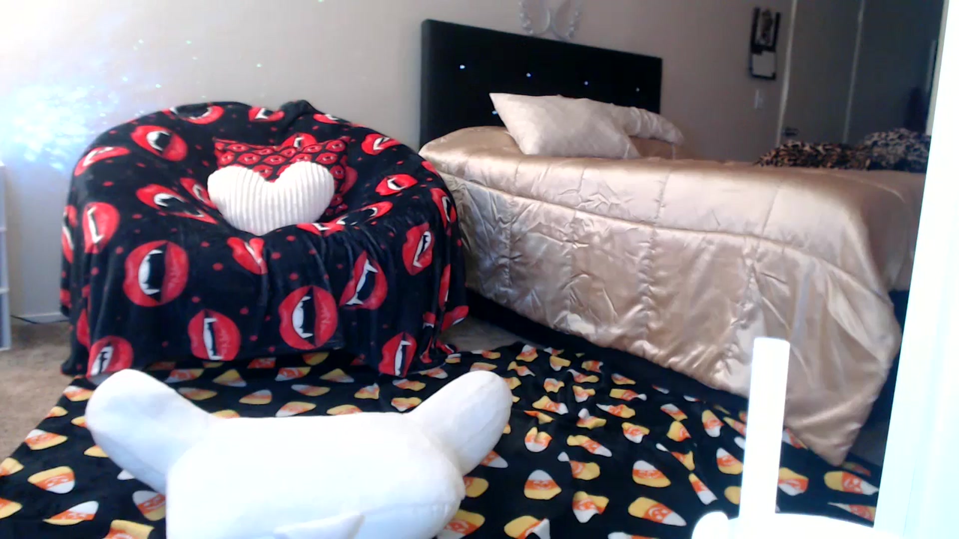 Gallery image thumbnail from Hollydollxo's myfreecams stream on, 10/20/2025, 23:21 image 10 of 20
