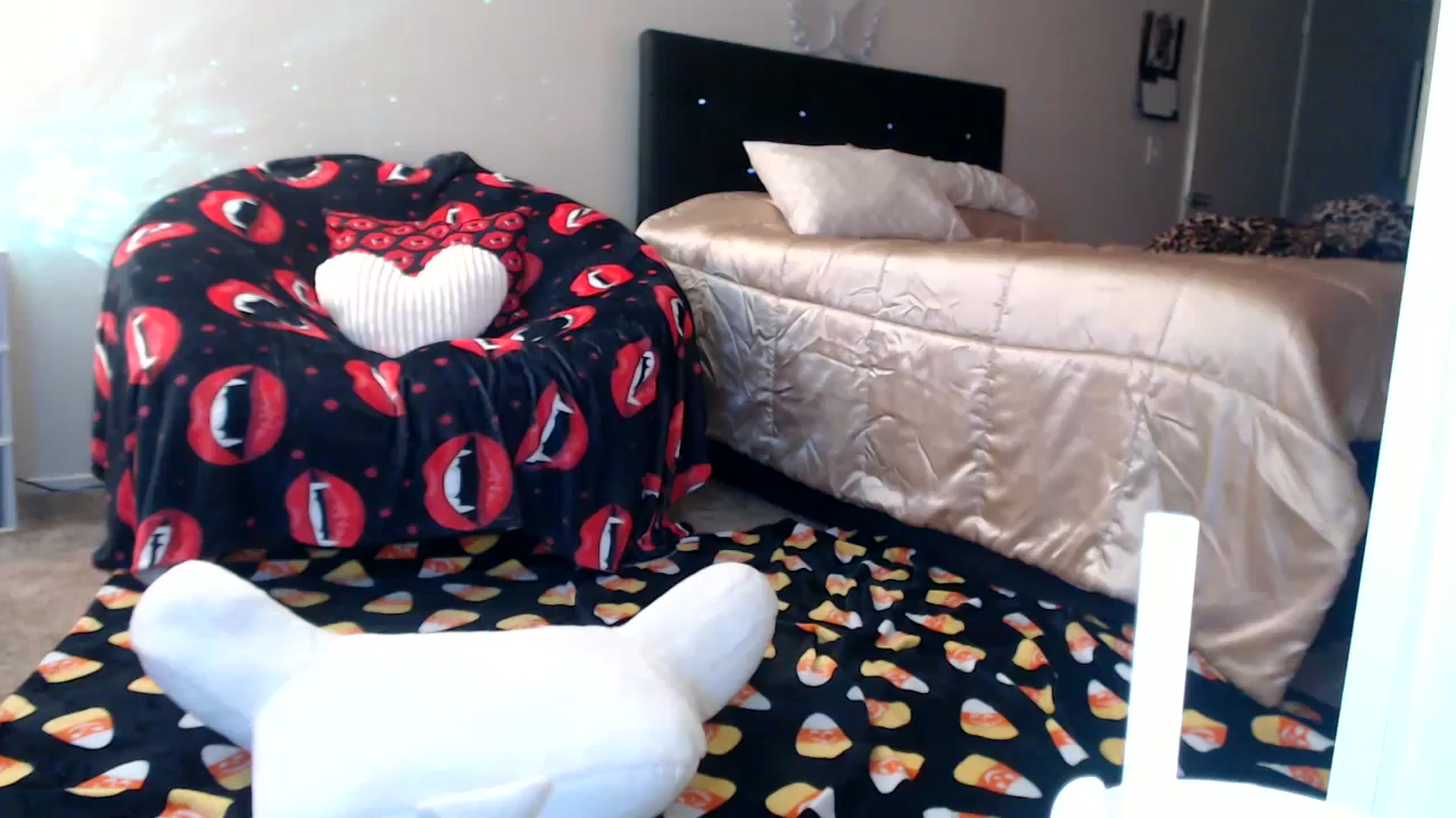 Gallery image thumbnail from Hollydollxo's myfreecams stream on, 10/20/2025, 23:21 image 11 of 20