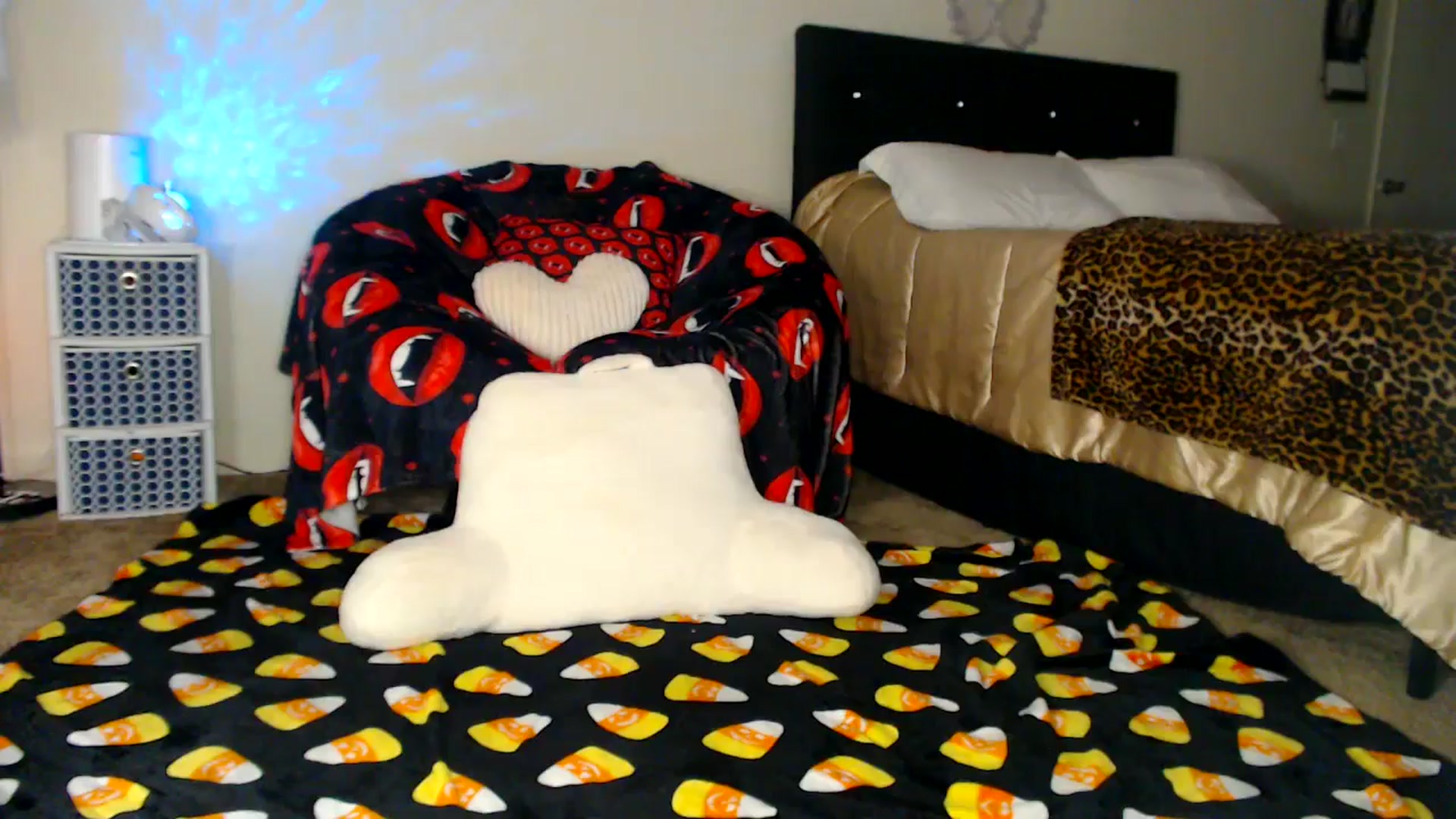 Gallery image thumbnail from Hollydollxo's myfreecams stream on, 11/03/2025, 21:32 image 9 of 20